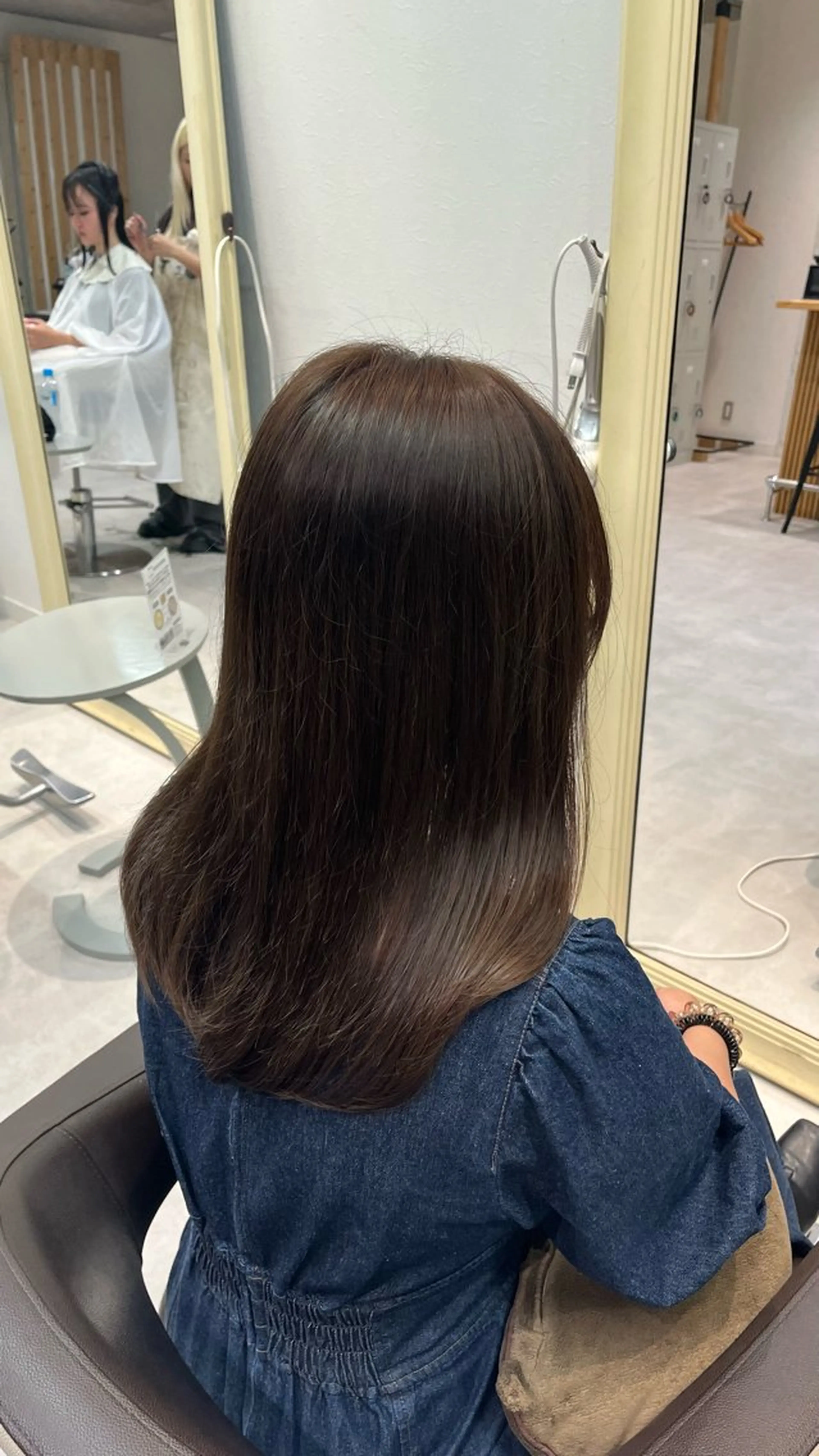 セミロング omocha umiのヘアスタイル