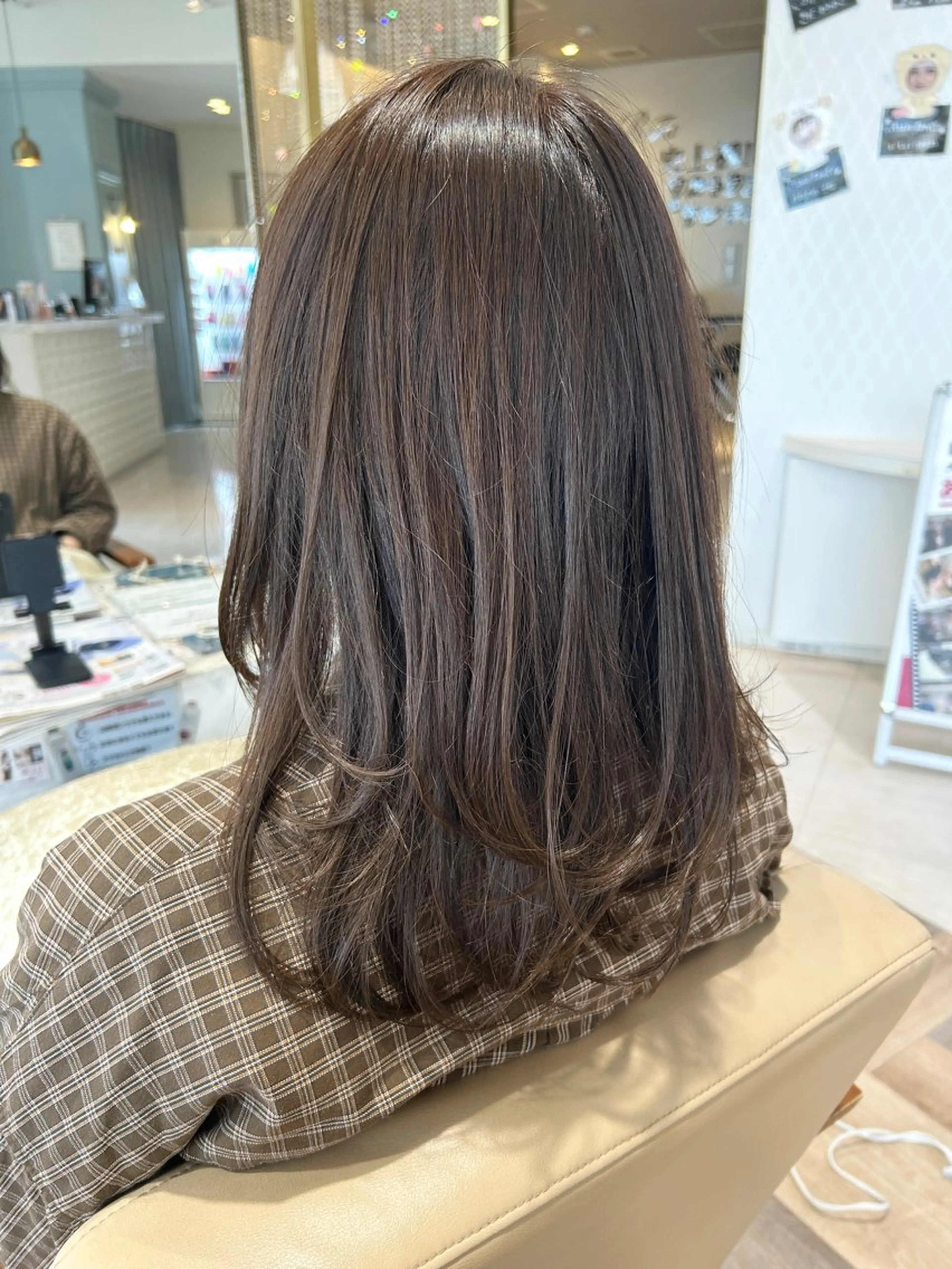 セミロング カラー アディクシーカラー ブリーチ 透明感カラー デザインカラー ハイライトカラー カット ヘアカラー 野田阪神/レイヤー/ ハイライト/yuuのヘアスタイル