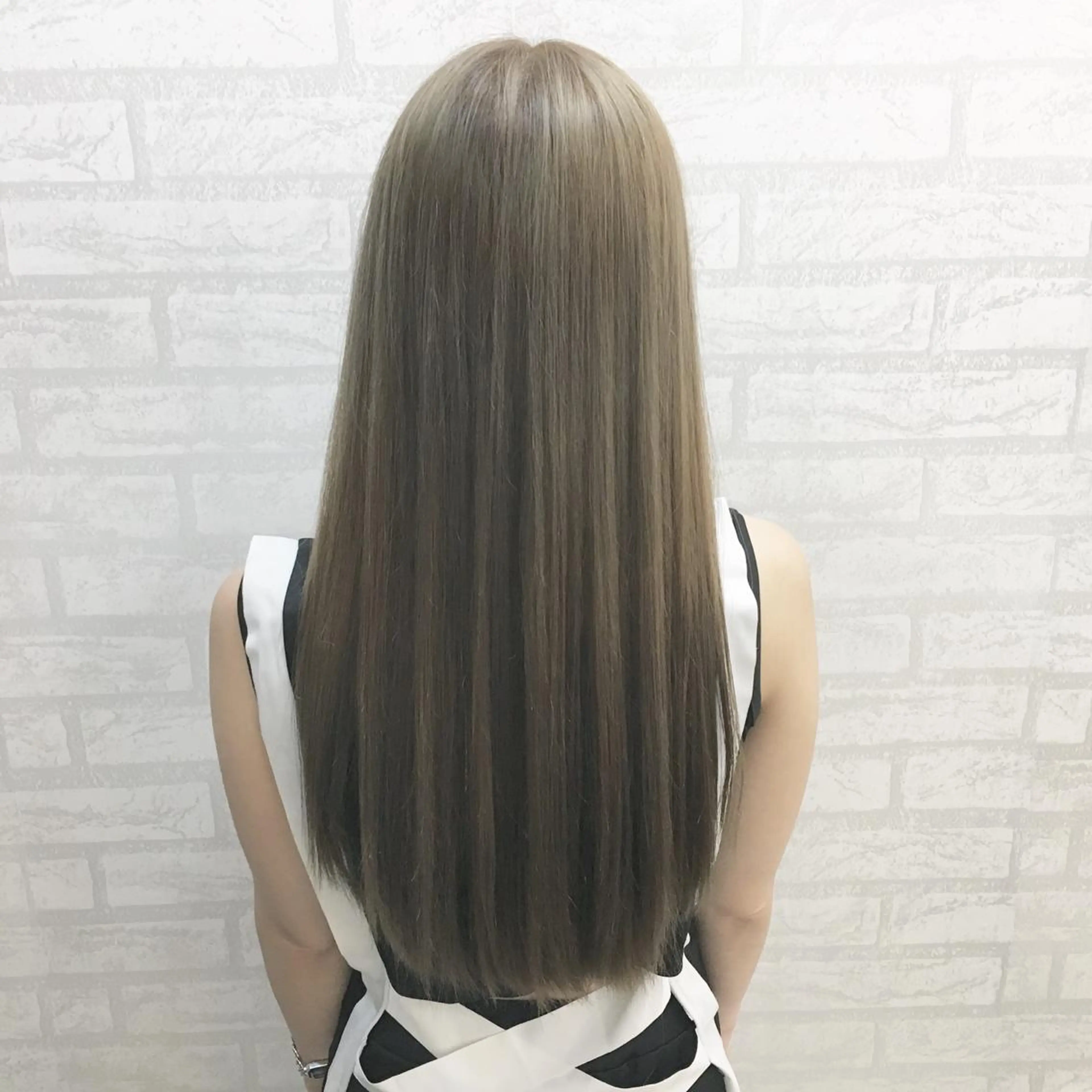 【1日先着1名限定】✨小顔カット＋アディクシーカラー＋最高級ハホニコトリートメント✨の写真