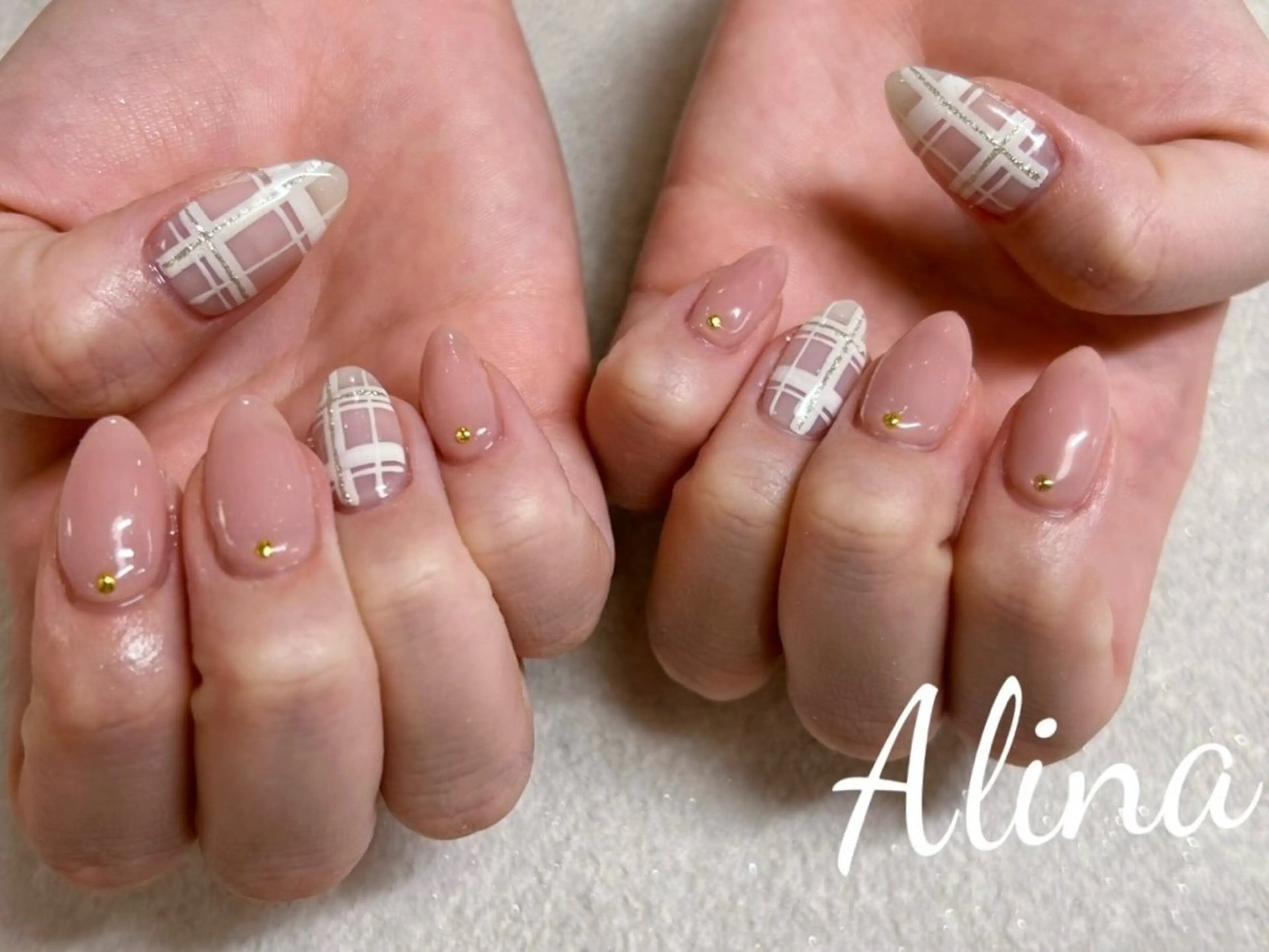 ミディアム ハンドネイル Alina エリナのネイルデザイン