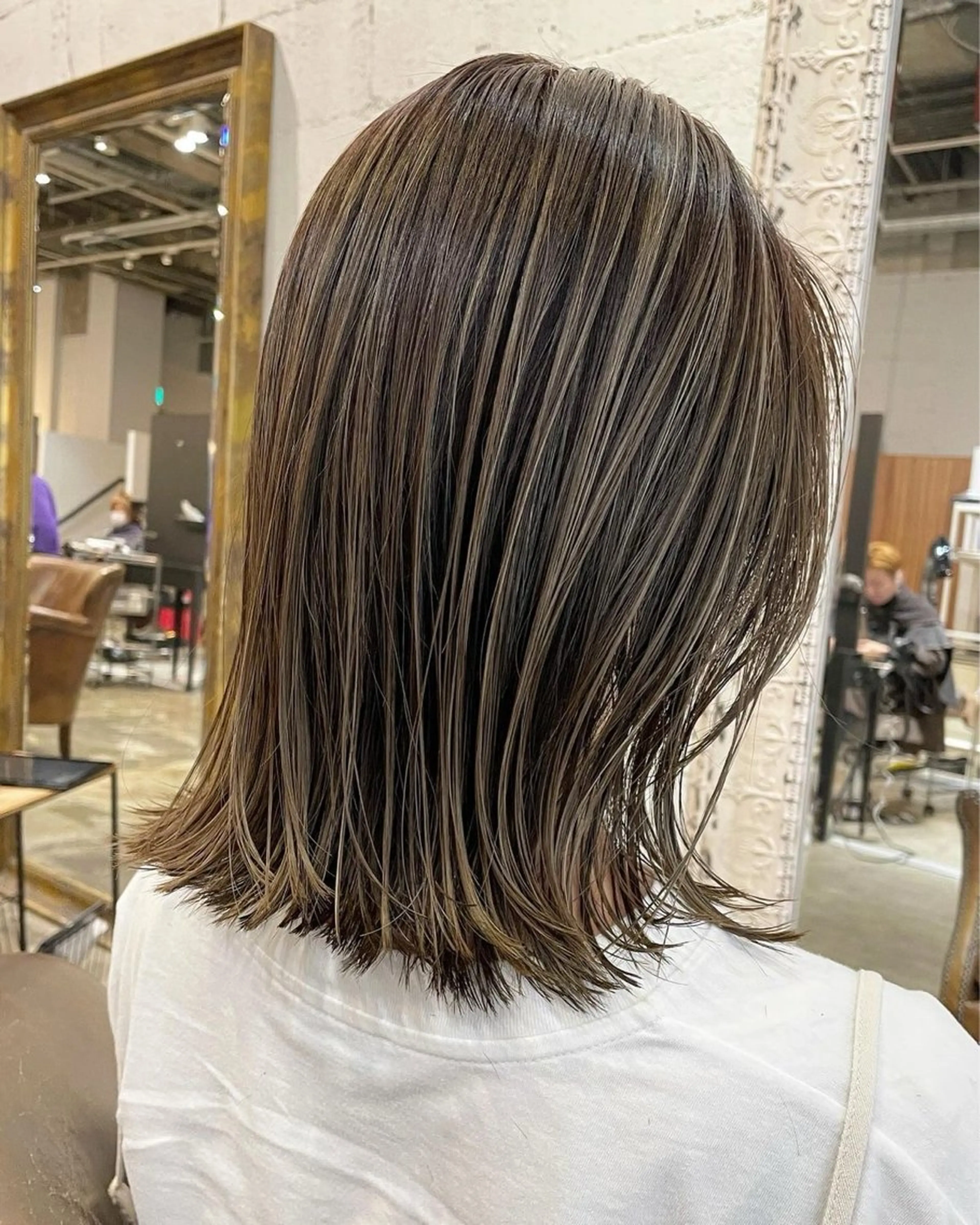 カラー シロマ ライカのヘアスタイル