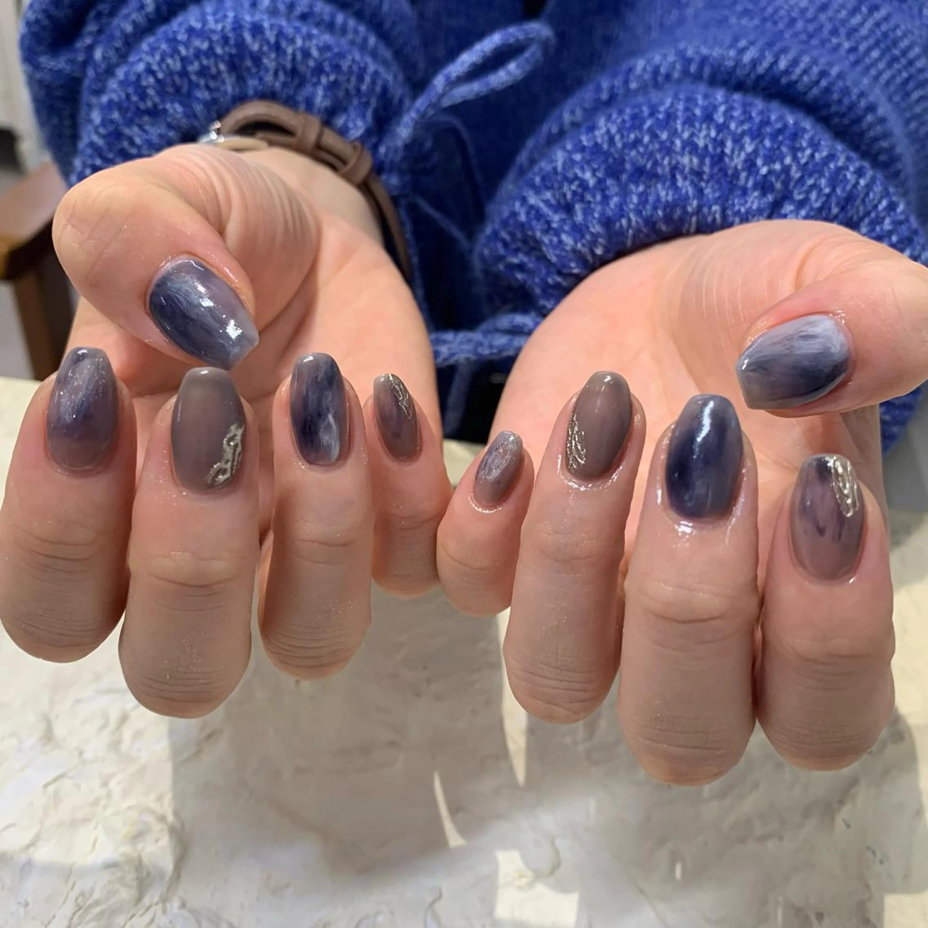 ネイル ネイビー マキノ ユイのネイルデザイン