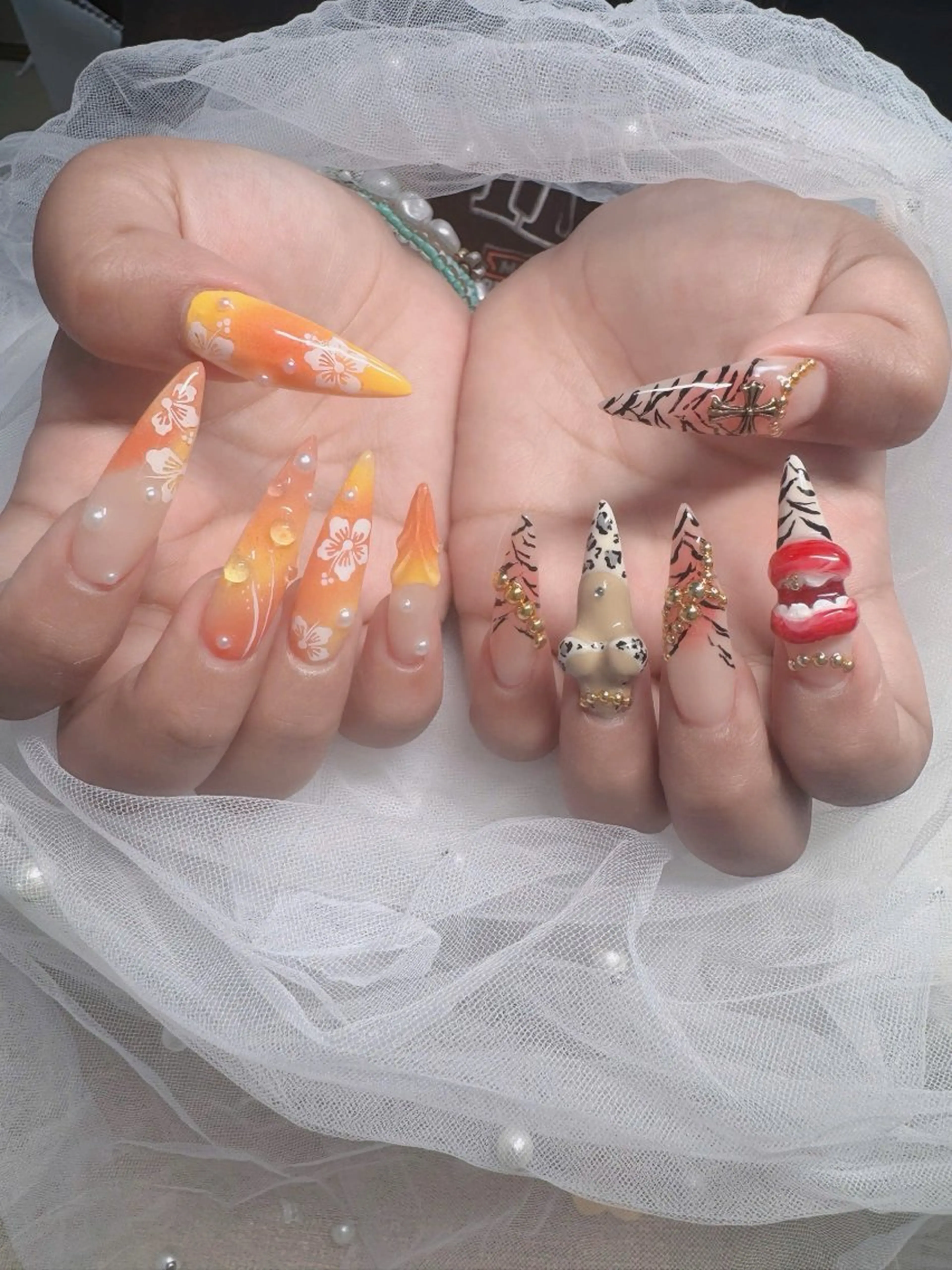 ネイル フレンチネイル ジェルネイル ガラスフレンチ ハロウィン ハート ハンドネイル H.baby Nail Salonのネイルデザイン