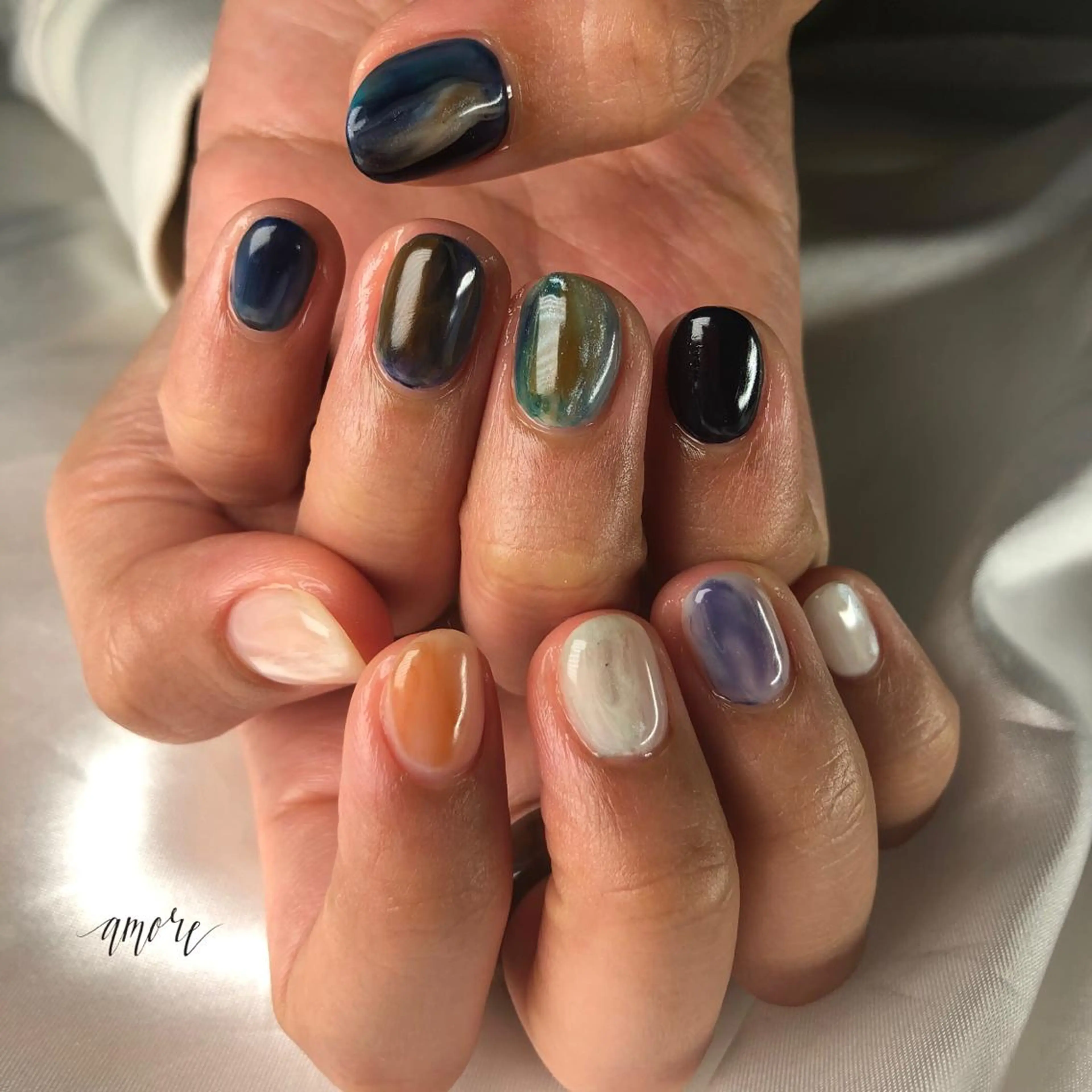 ネイル ジェルネイル 氷ネイル・うるうるネイル キラキラネイル マグネットネイル ミラーネイル You kyehwaのネイルデザイン