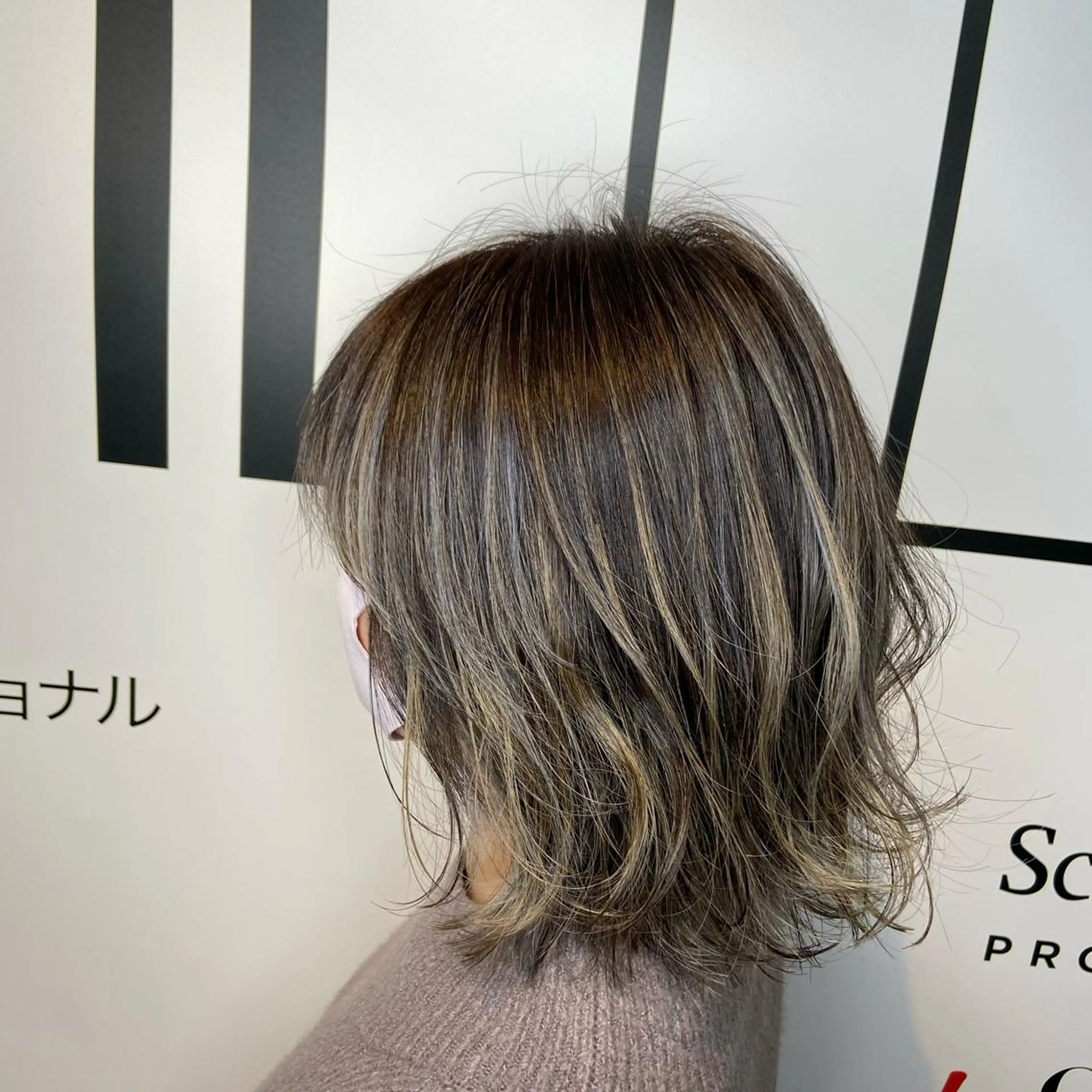 ミディアム レイヤーカット 宮下 愛璃紗のヘアスタイル