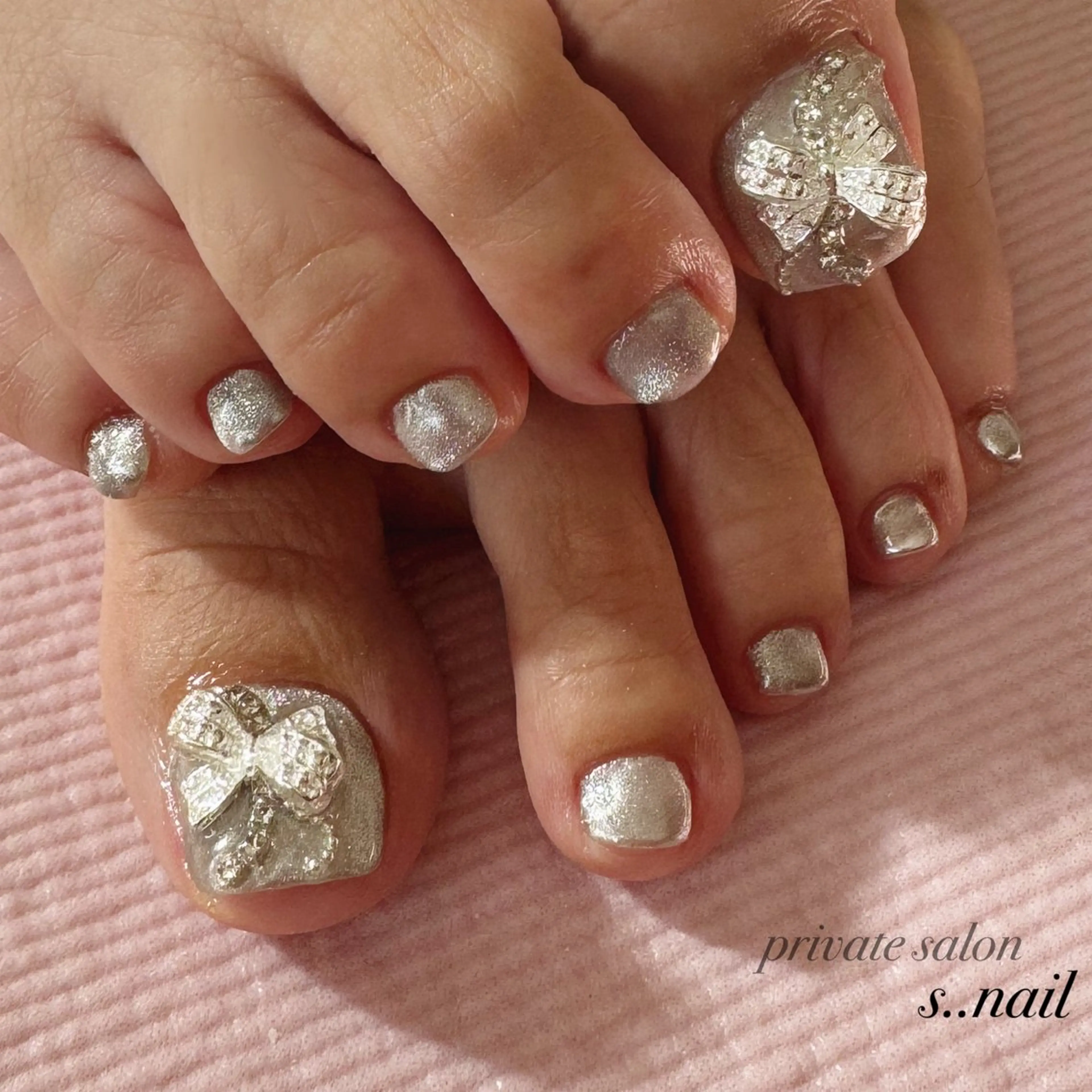 ネイル マグネットネイル ミラーネイル シルバー ハンドネイル フットネイル s..nail / MORITAのネイルデザイン