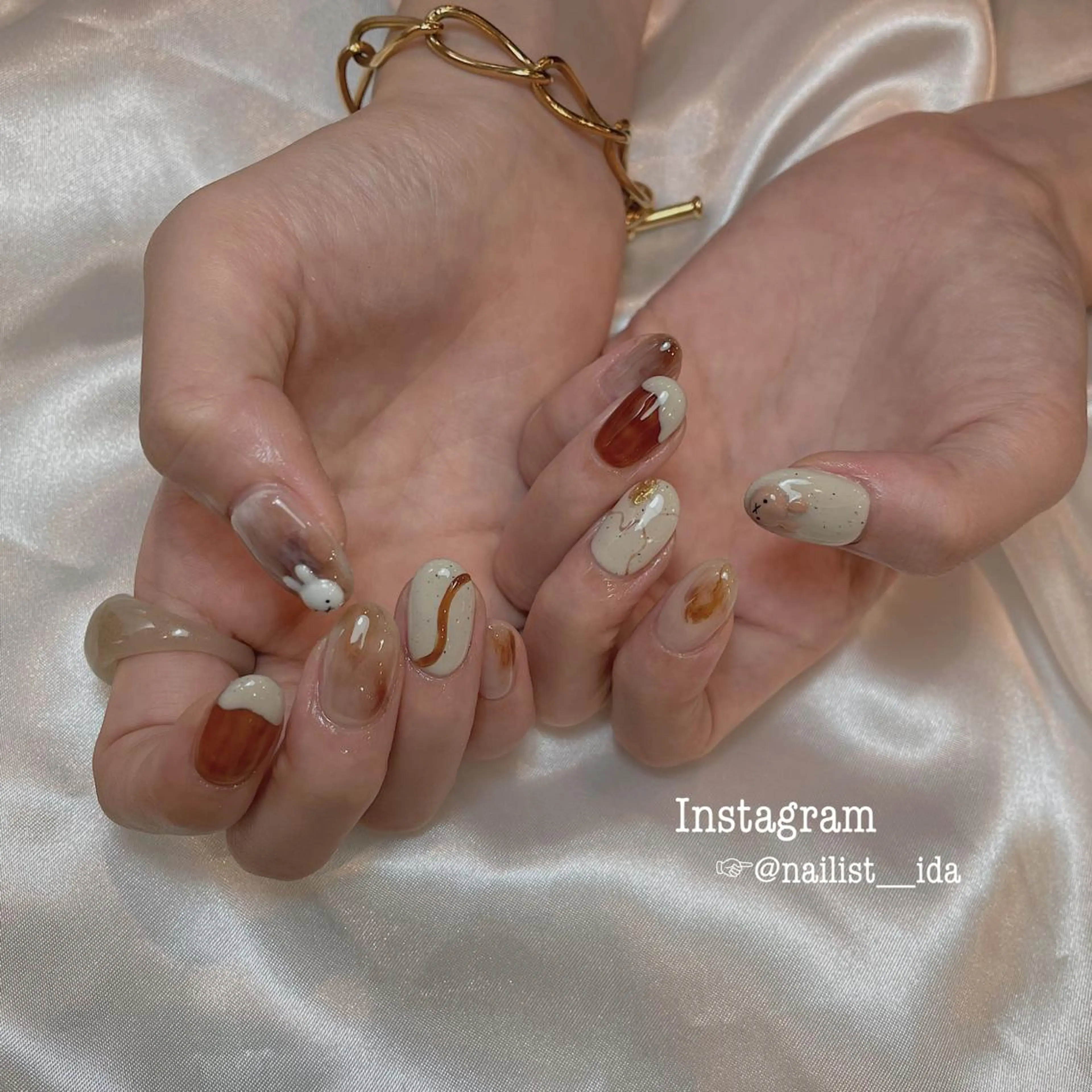 ネイル ブラウン ニュアンスネイル Arowa 伊田のネイルデザイン