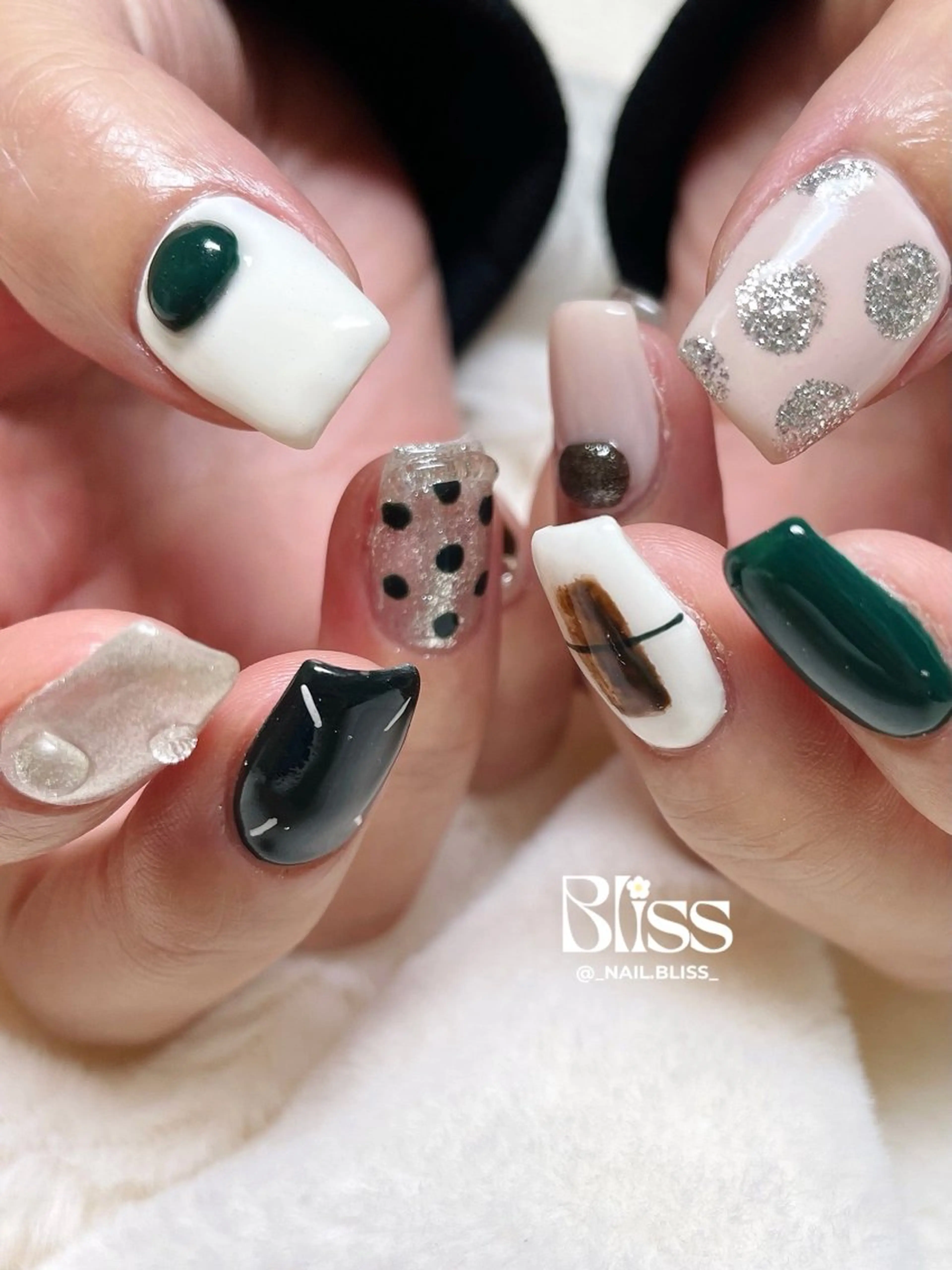 ネイル グリーン マグネットネイル 持ち込み ハンドネイル NAIL BLISSのネイルデザイン