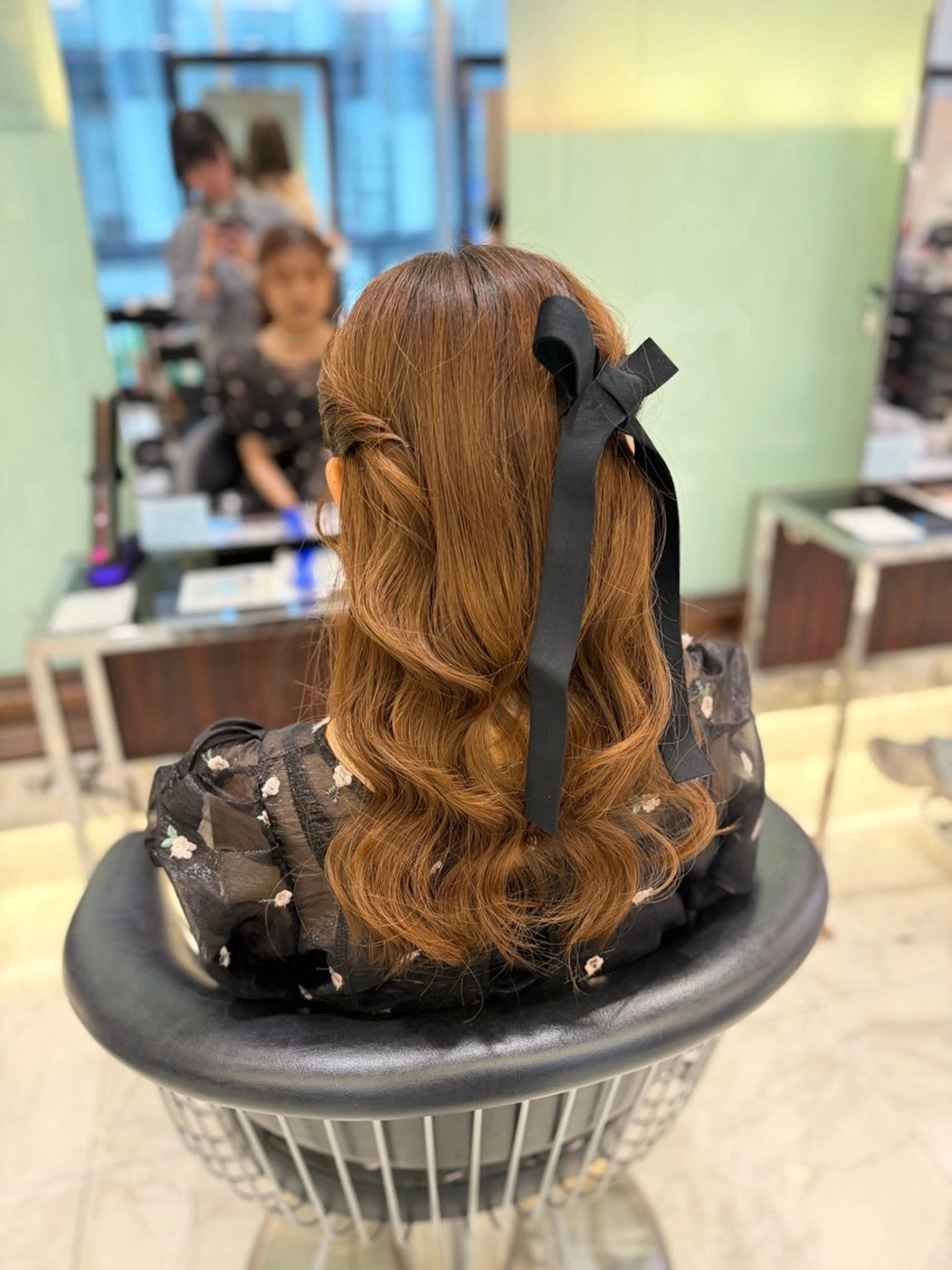 ロング ヘアアレンジ コテ巻きパーマ💙 シノヤユイのヘアスタイル