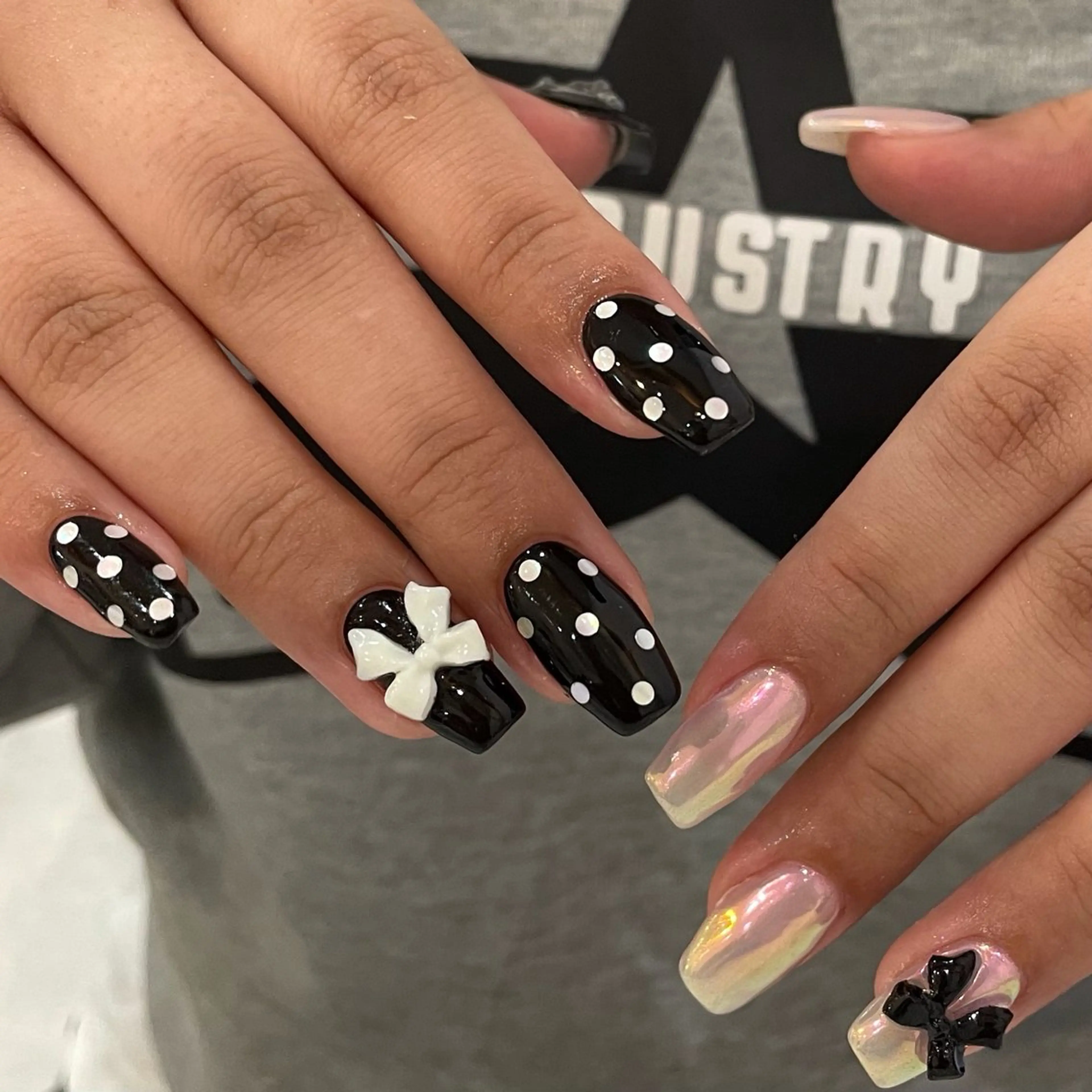 ネイル ドット ミラーネイル LIFE MIYUのネイルデザイン