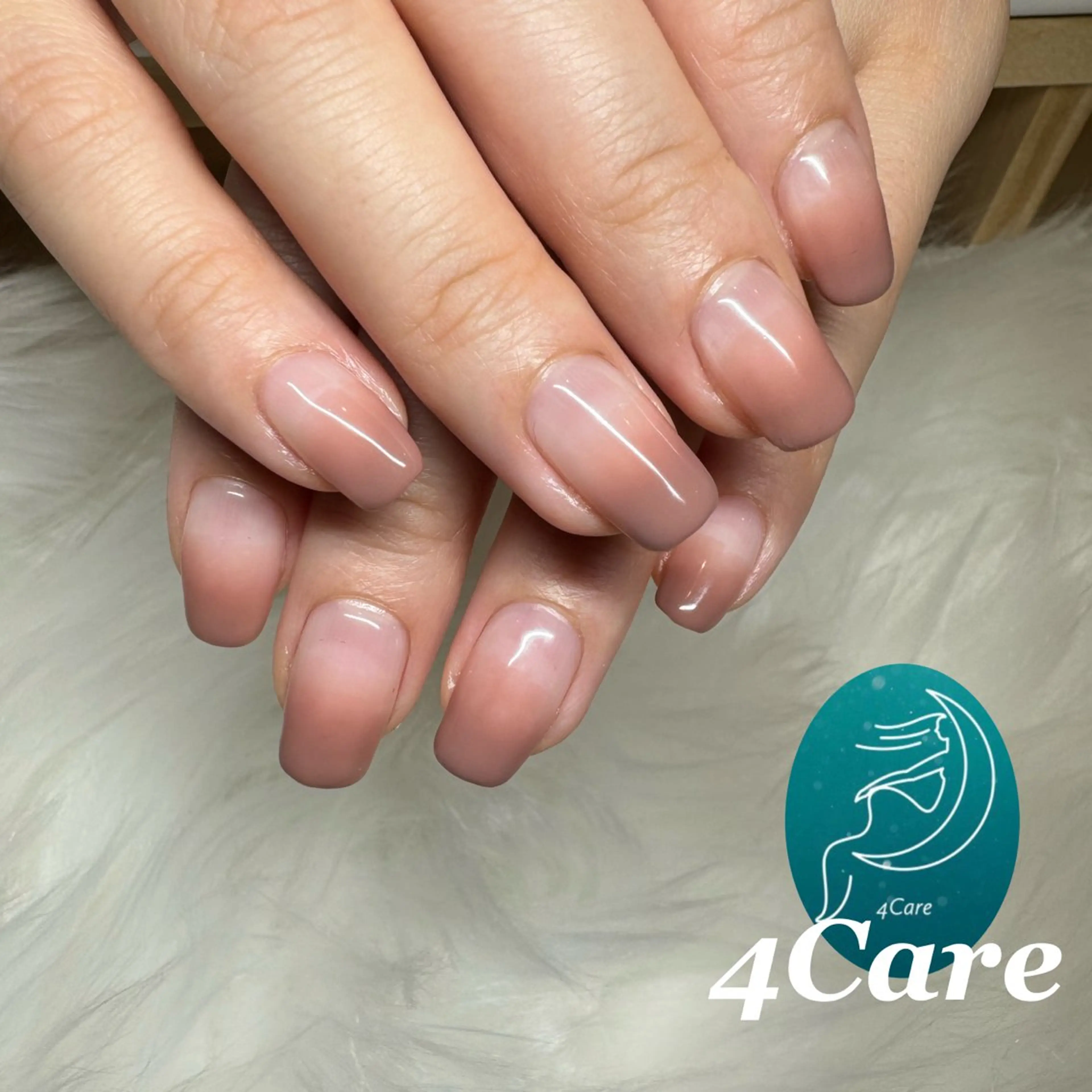 ネイル ハンドネイル 4Care Yのネイルデザイン