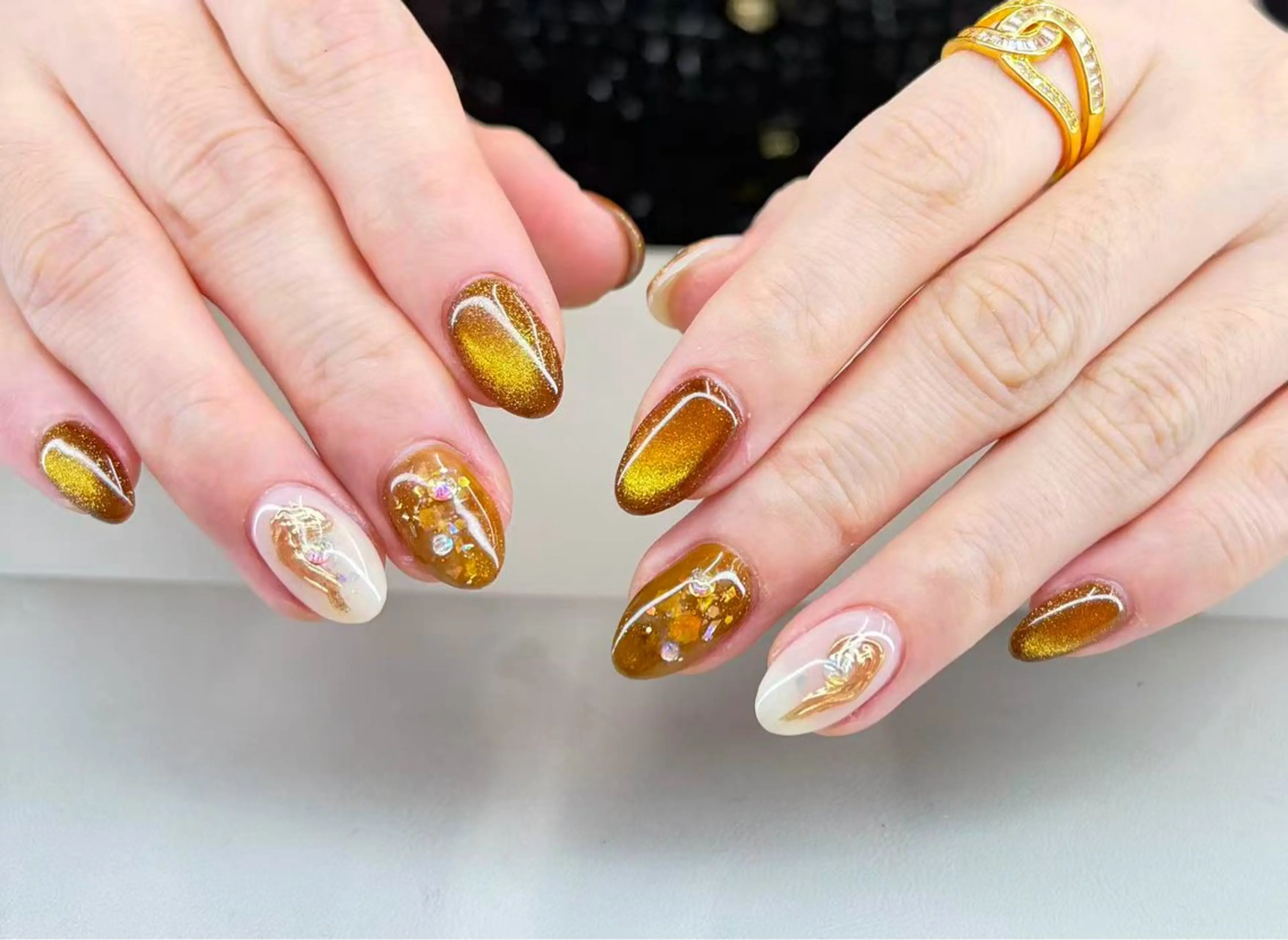 ネイル ハンドネイル フットネイル ハンドケア AngelChris ビューティーサロンのネイルデザイン