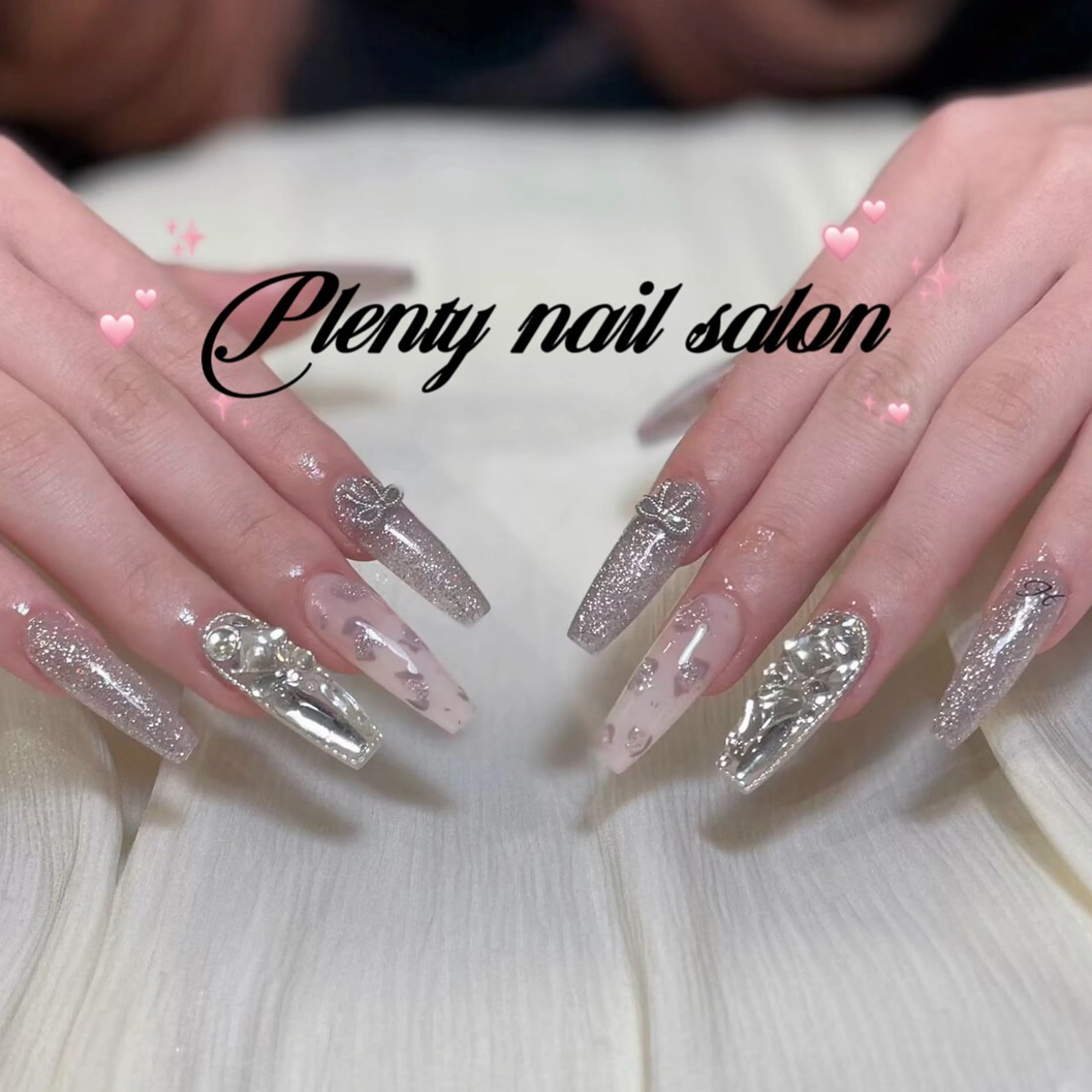 ネイル アートネイル オーロラネイル キラキラネイル 韓国ネイル マグネットネイル ハンドネイル ハンドケア Plenty 💞のネイルデザイン