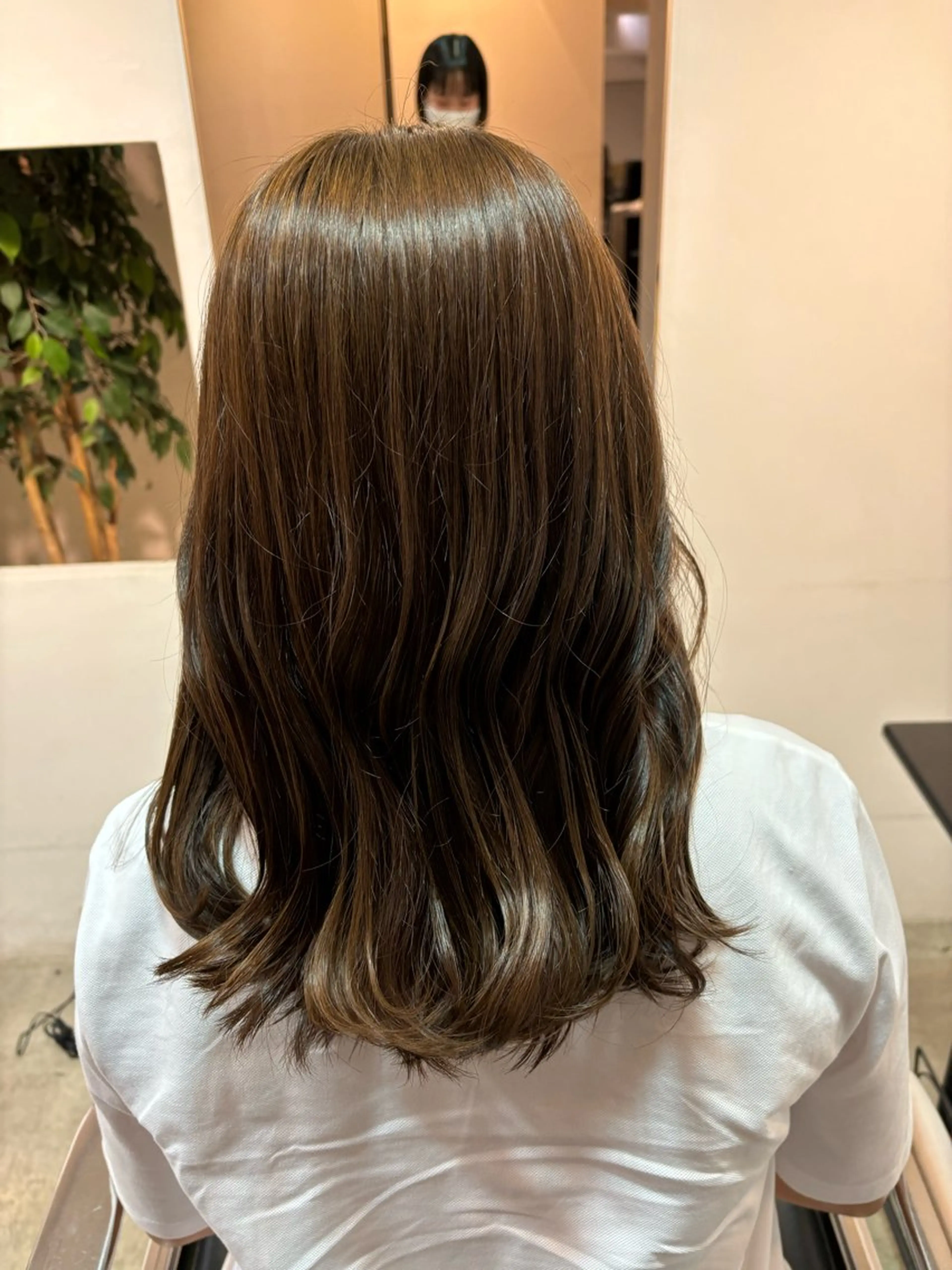 ミディアム イナイ ハルカのヘアスタイル