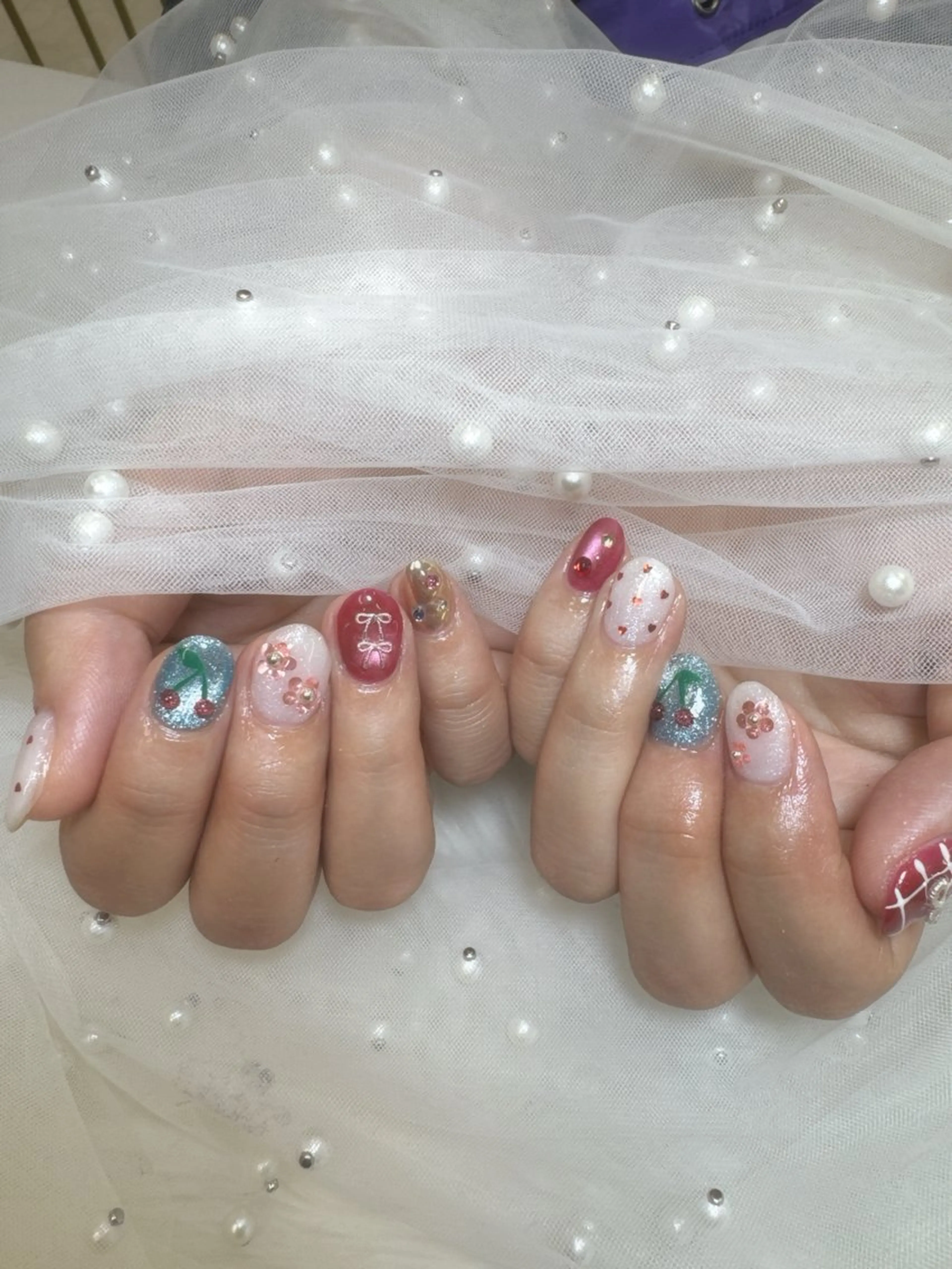 ネイル フレンチネイル ガラスフレンチ マグネットネイル 持ち込み ニュアンスネイル ハンドネイル Queeens nailのネイルデザイン