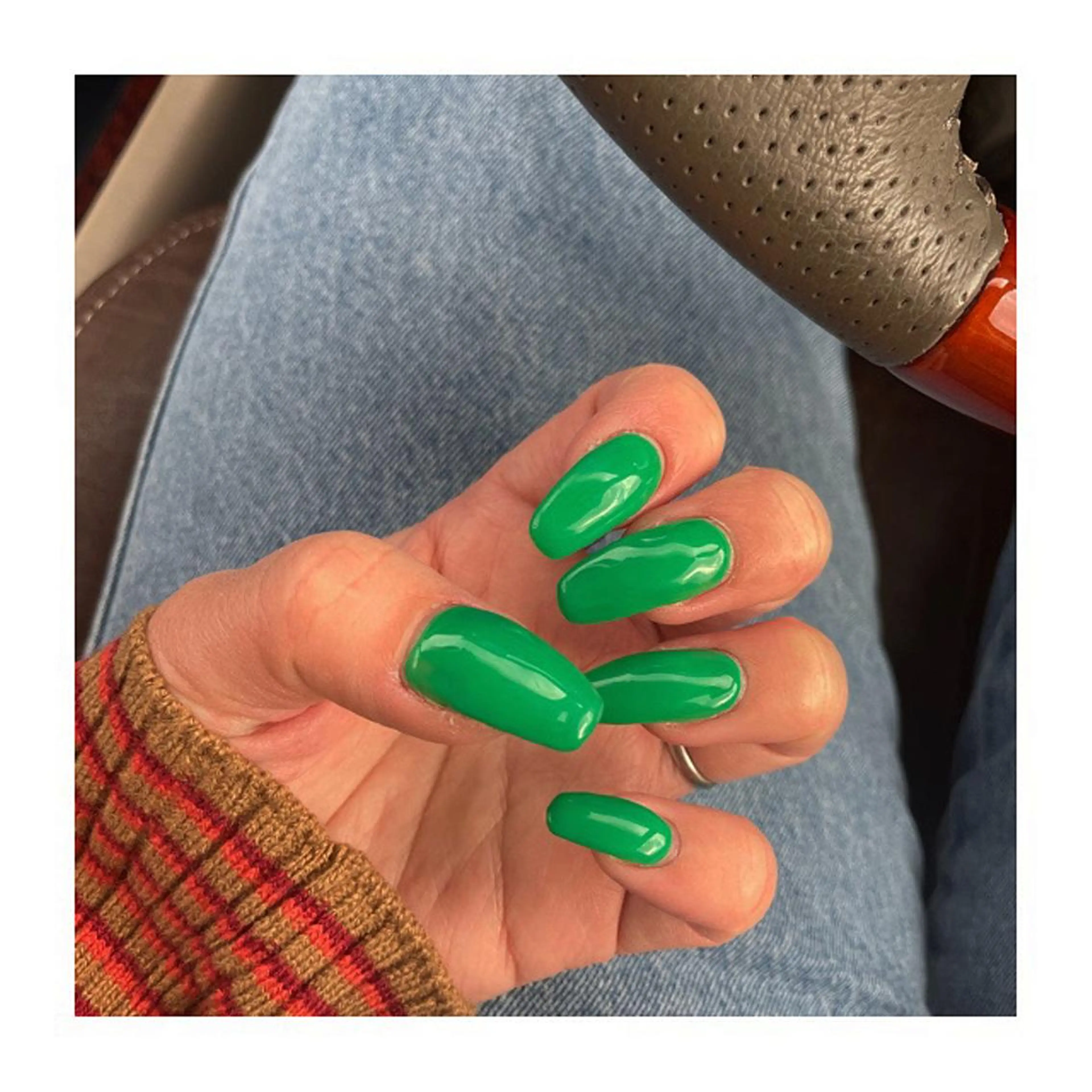 ネイル ワンカラーネイル 駒月 明日香の眉毛・アイブロウイメージ