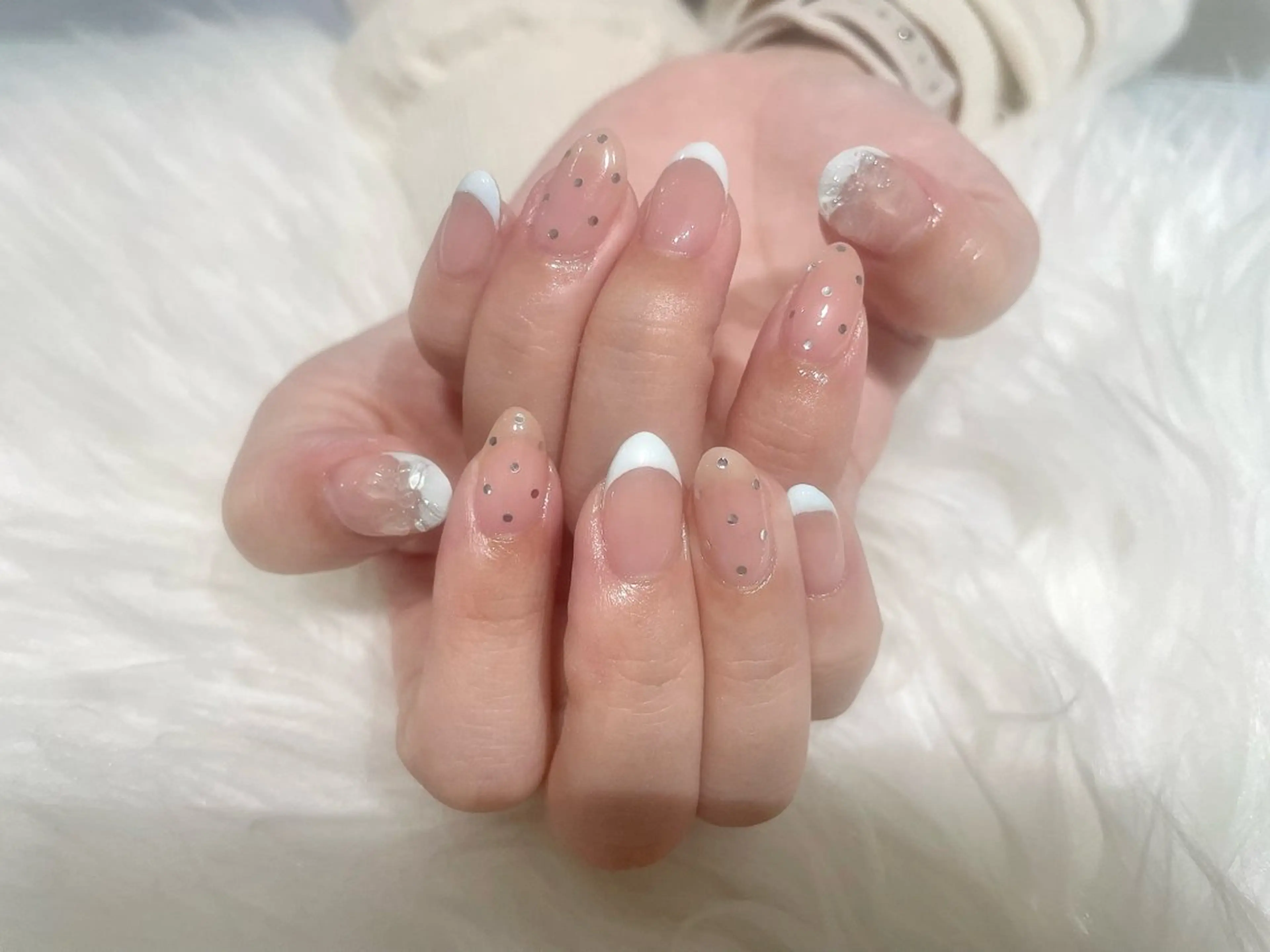 ネイル ドット フレンチネイル ハンドネイル SSF_ SONOのネイルデザイン