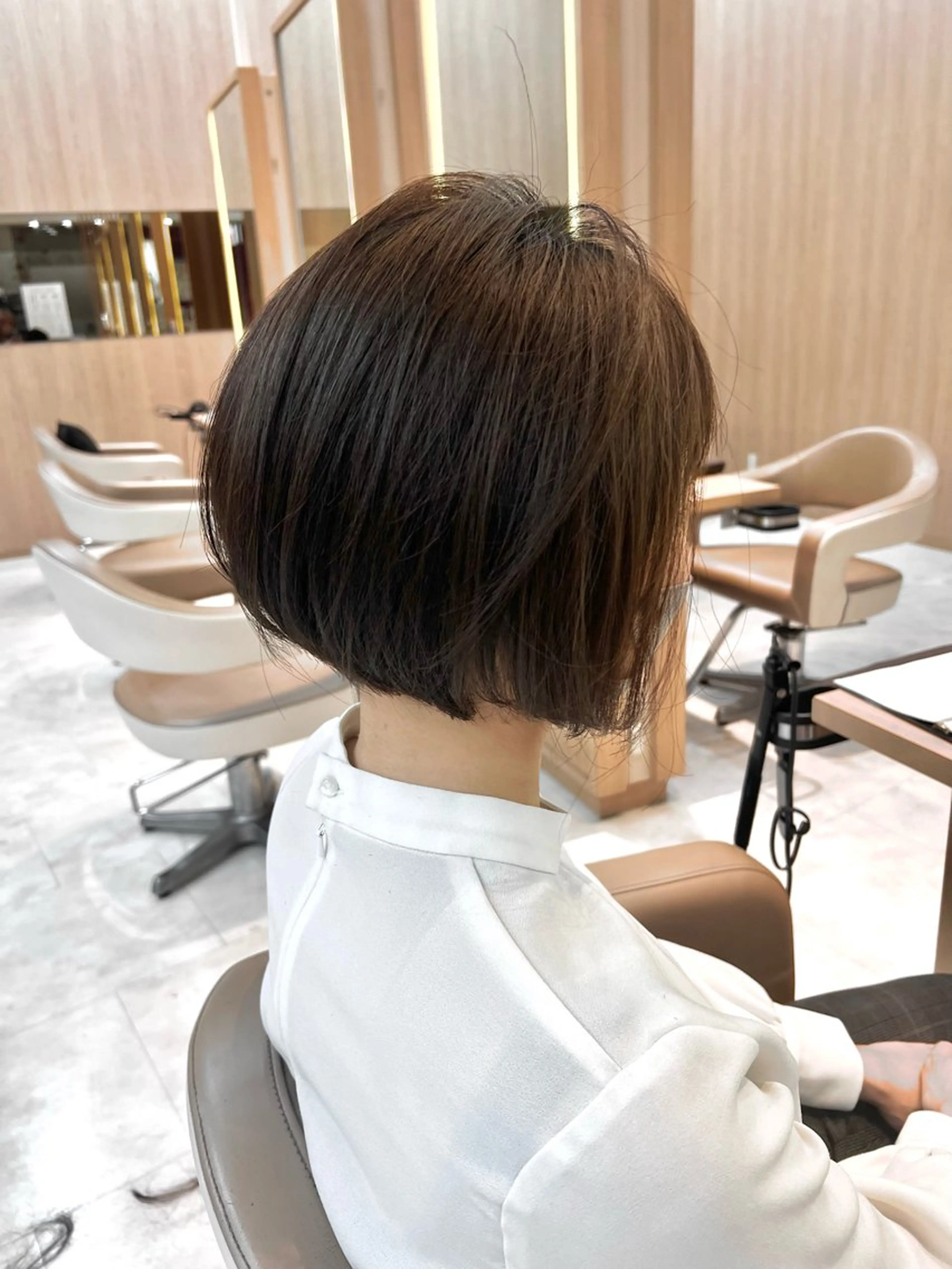 ミディアム ボブ UNIX ワタナベ モモハのヘアスタイル