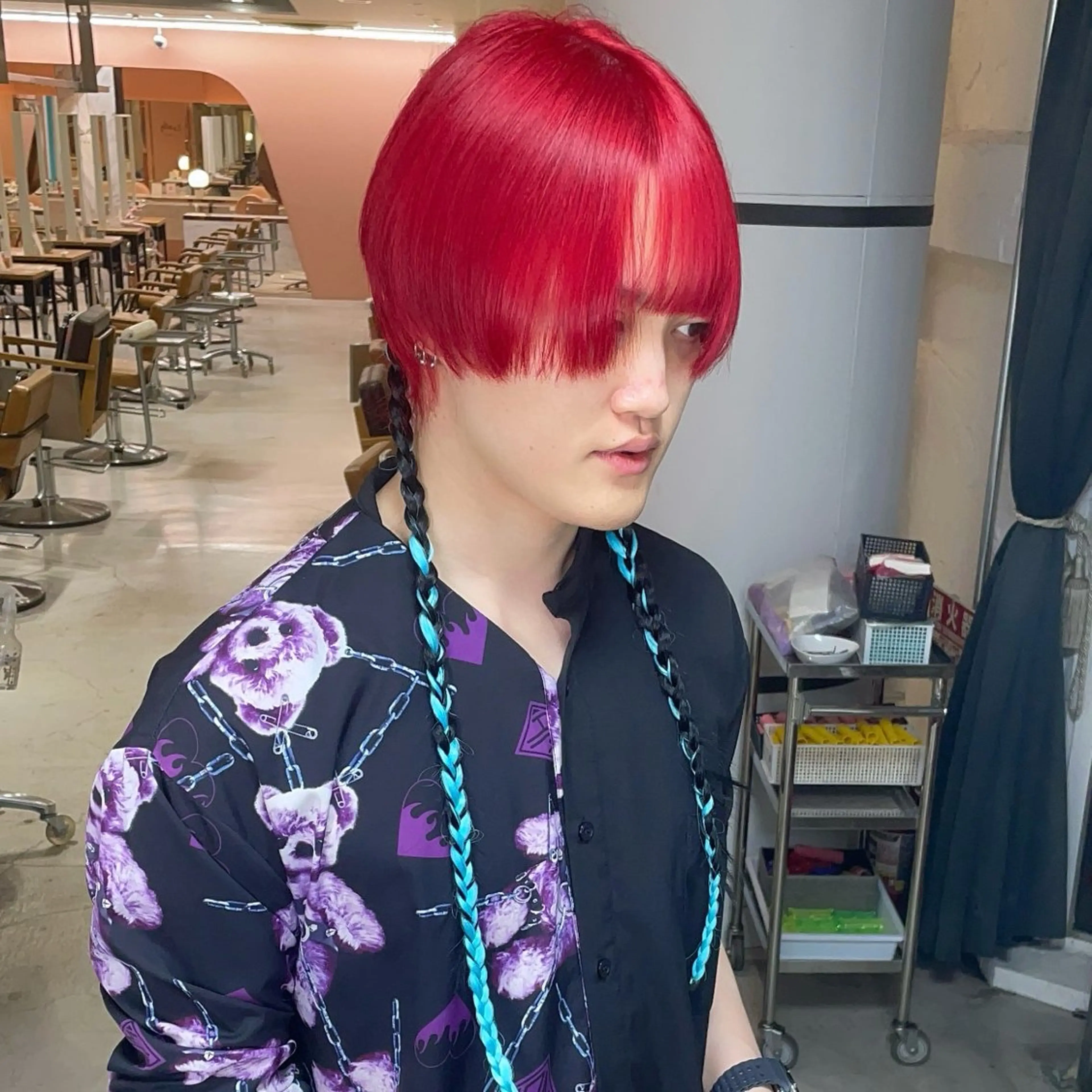 ショート 派手髪支持率No1 Eisukeのヘアスタイル