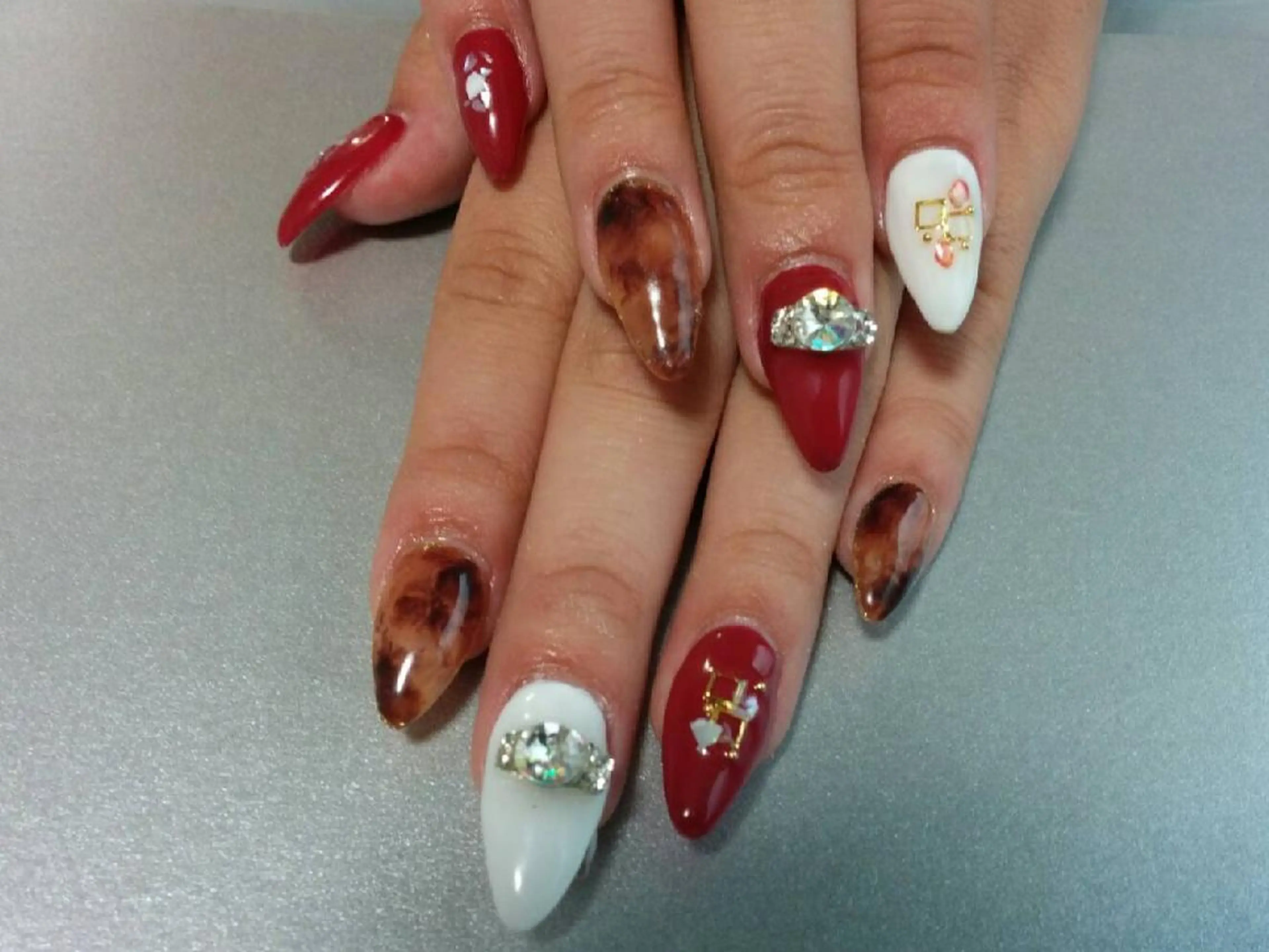 ネイル ハンドネイル エステとネイル ローズコンフォートのネイルデザイン