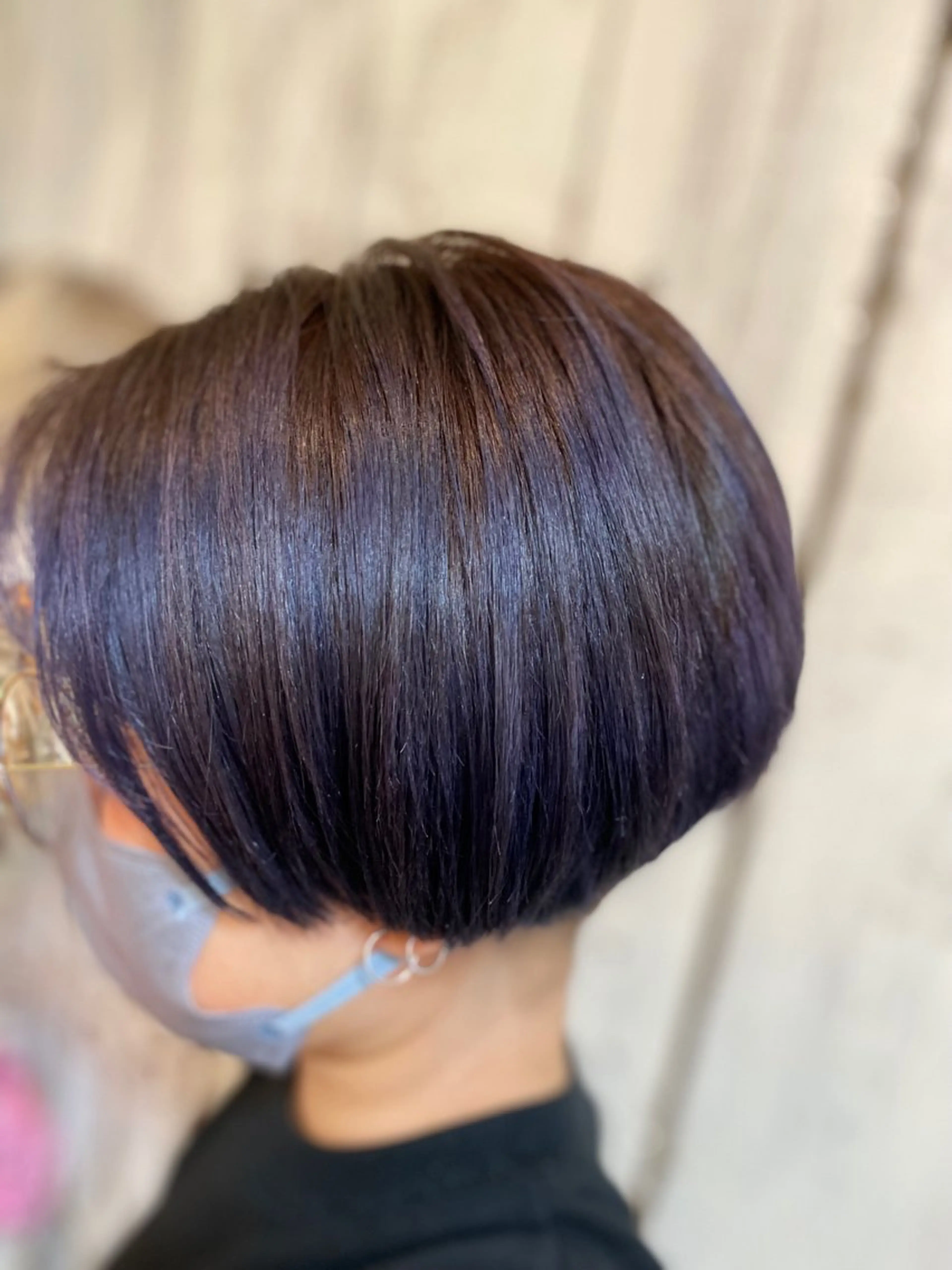 ショート カラー バイオレットカラー ヘアカラー トリートメント アダチ ホノカのヘアスタイル