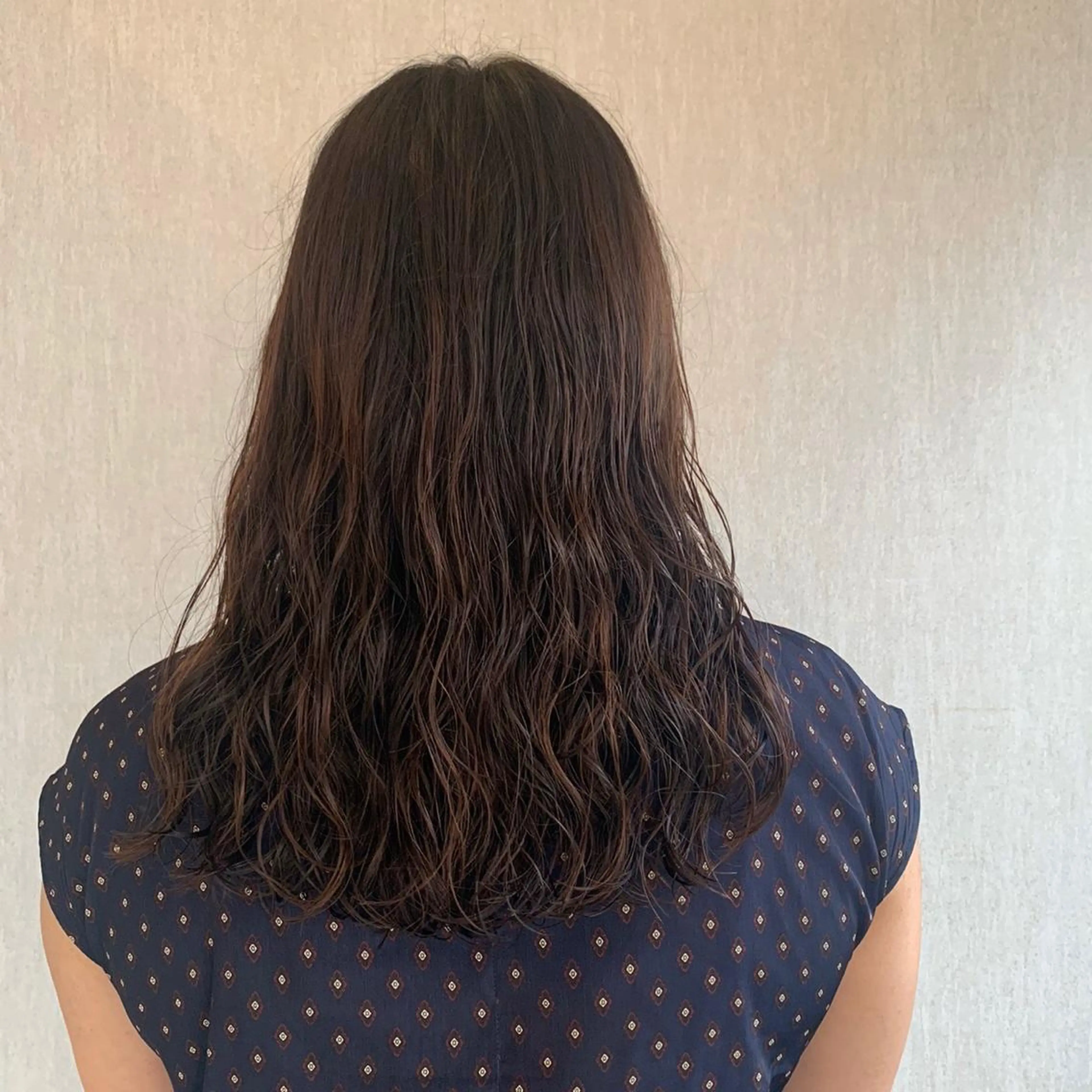 セミロング パーマ セミロングパーマ 縮毛矯正 艶髪レイヤー上田 紗也🇰🇷💗のヘアスタイル