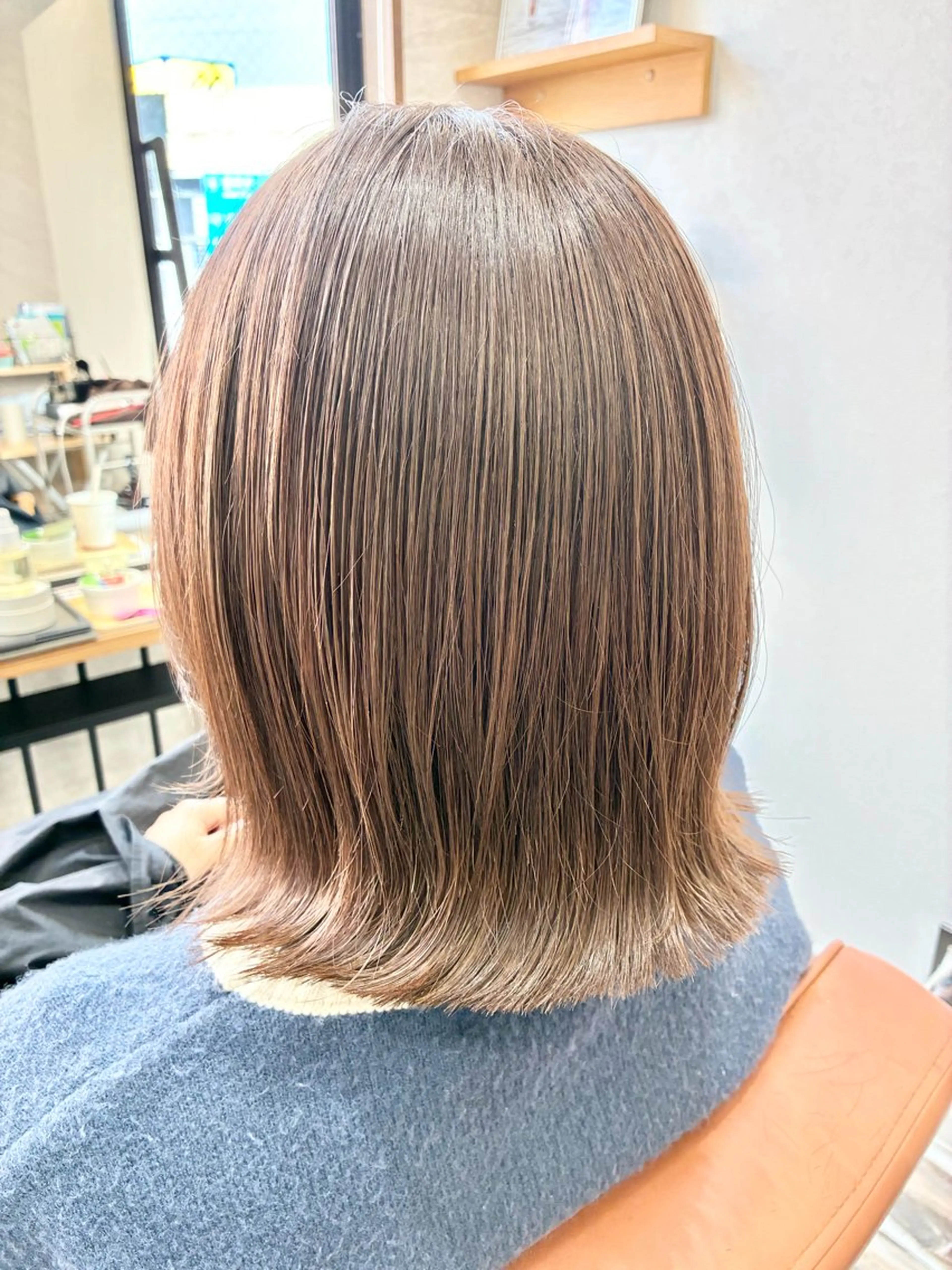 ミディアム カラー 須賀 知穂のヘアスタイル