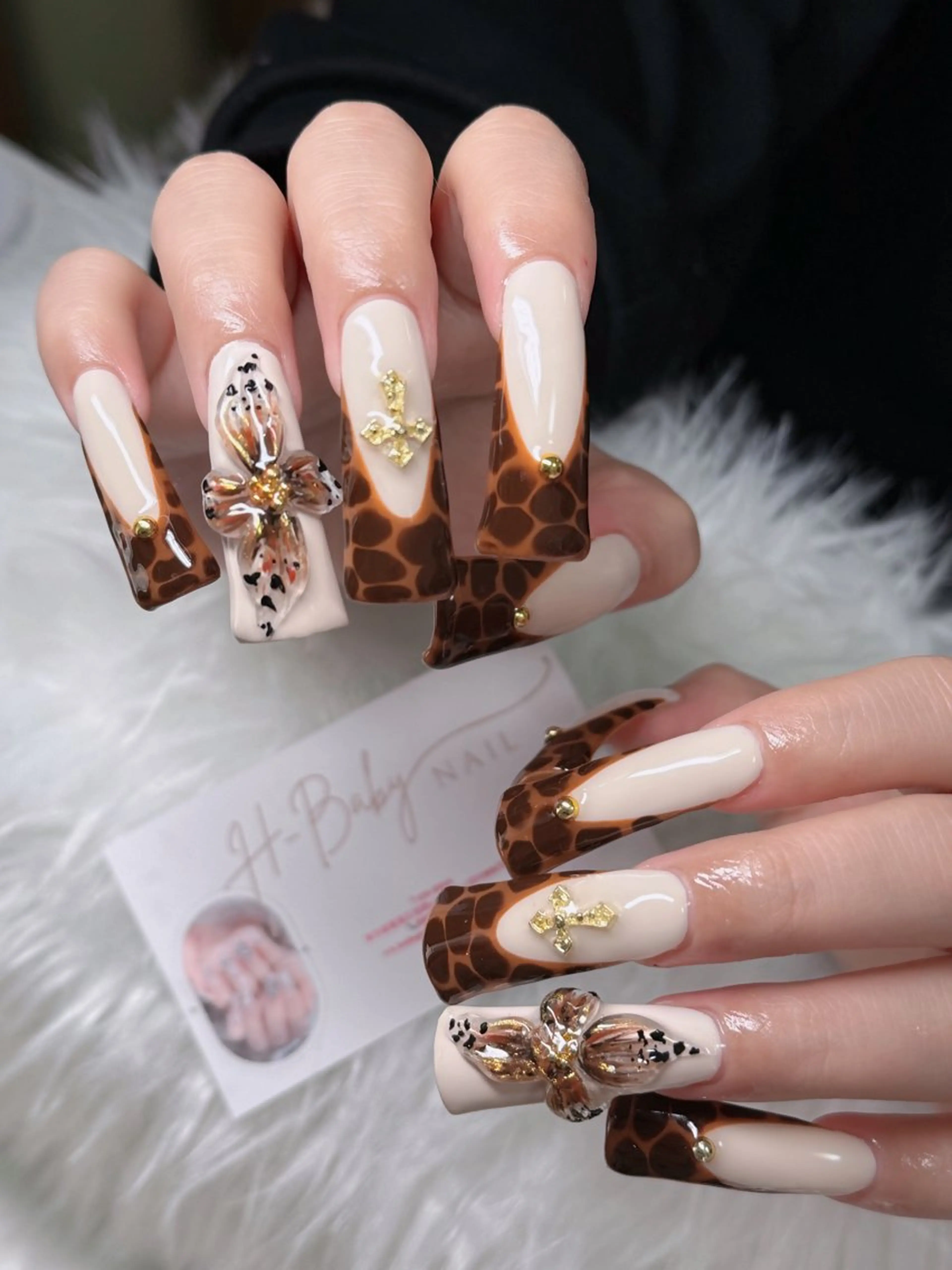 ネイル フレンチネイル ジェルネイル ハロウィン キラキラネイル 韓国ネイル ハンドネイル H.baby Nail Salonのネイルデザイン