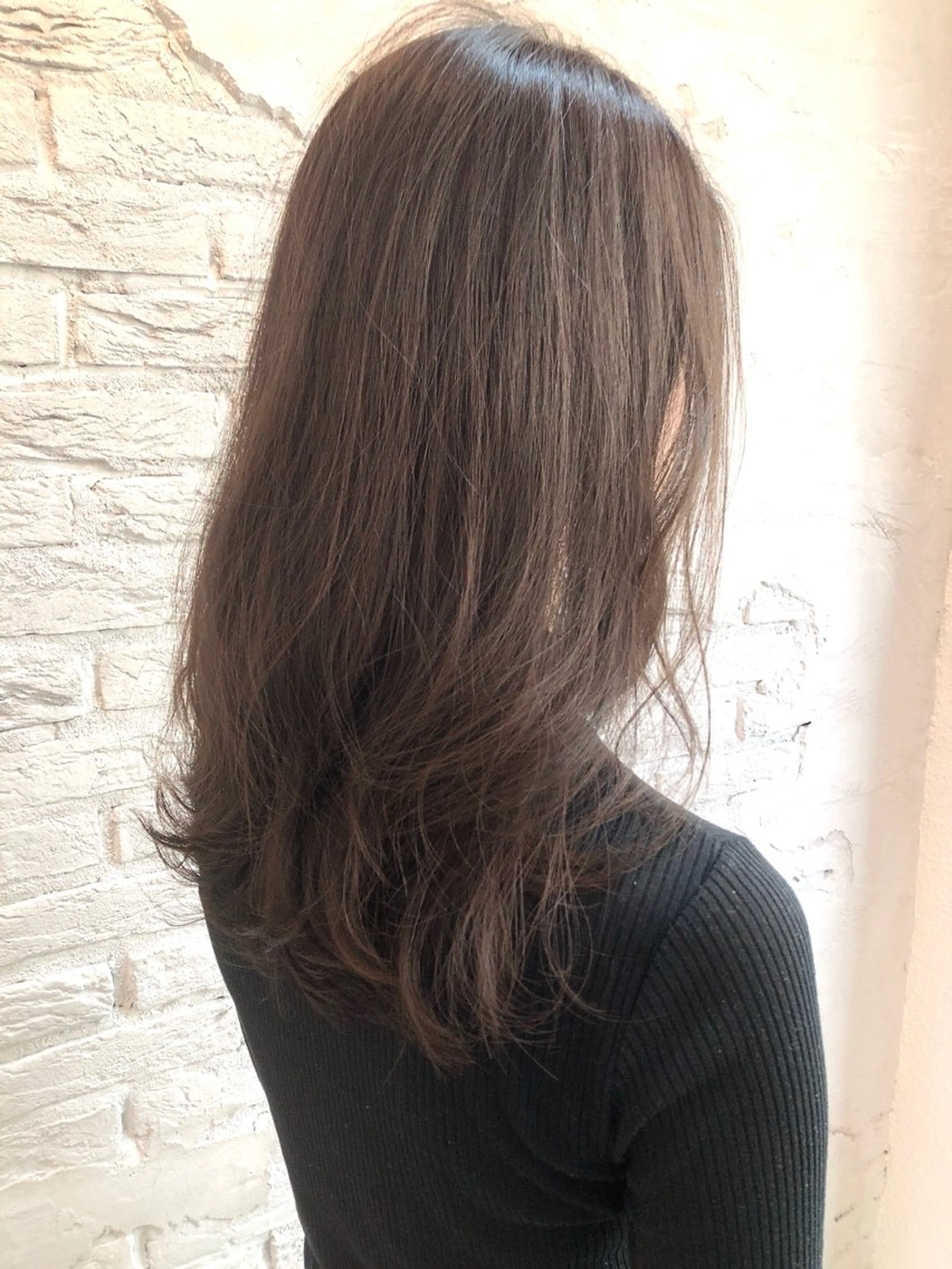 カラー LoE[ロエ]桃井 香菜子のヘアスタイル