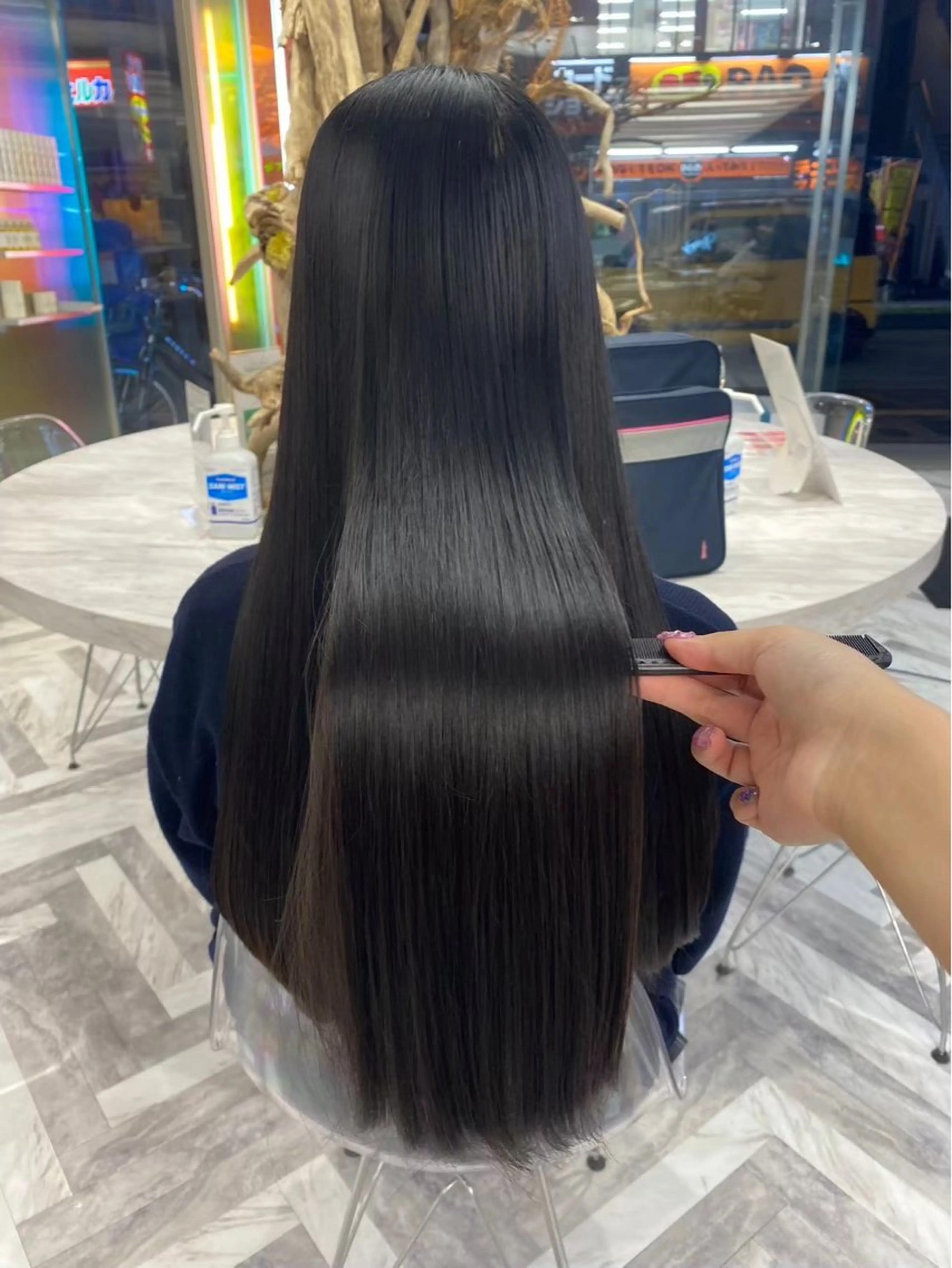 セミロング ARISA︎ メンズハイトーンのヘアスタイル