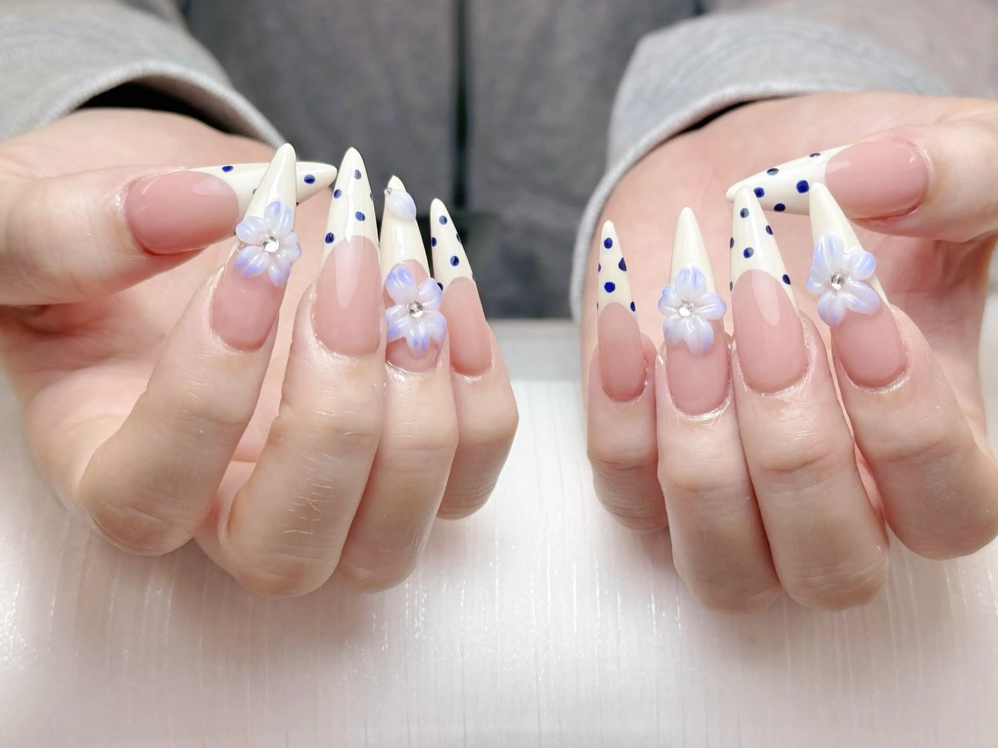 ロング ハンドネイル 28nails .thaoのネイルデザイン