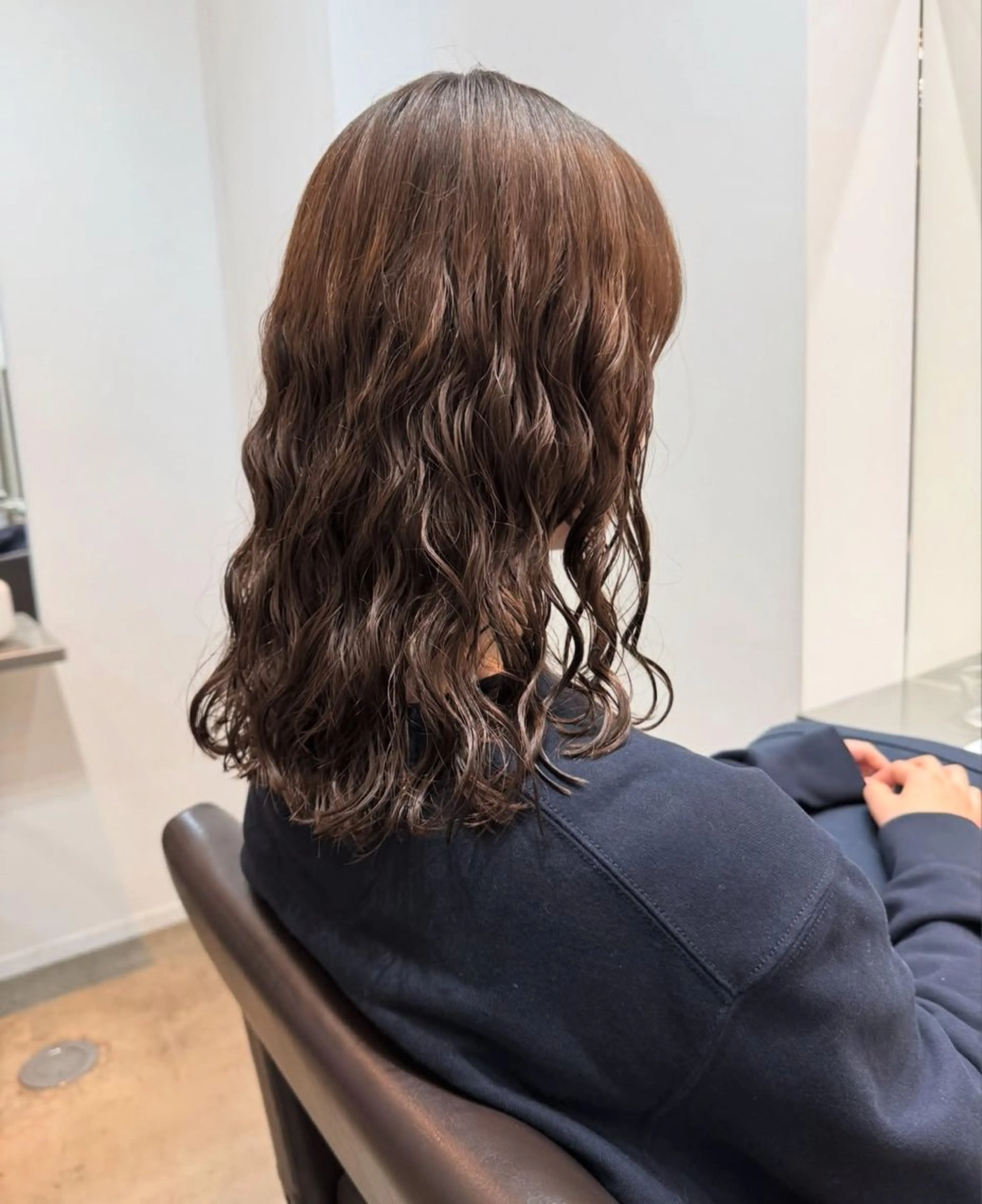 ミディアム ミディアムパーマ トリコヘアサロン 新井千智のヘアスタイル