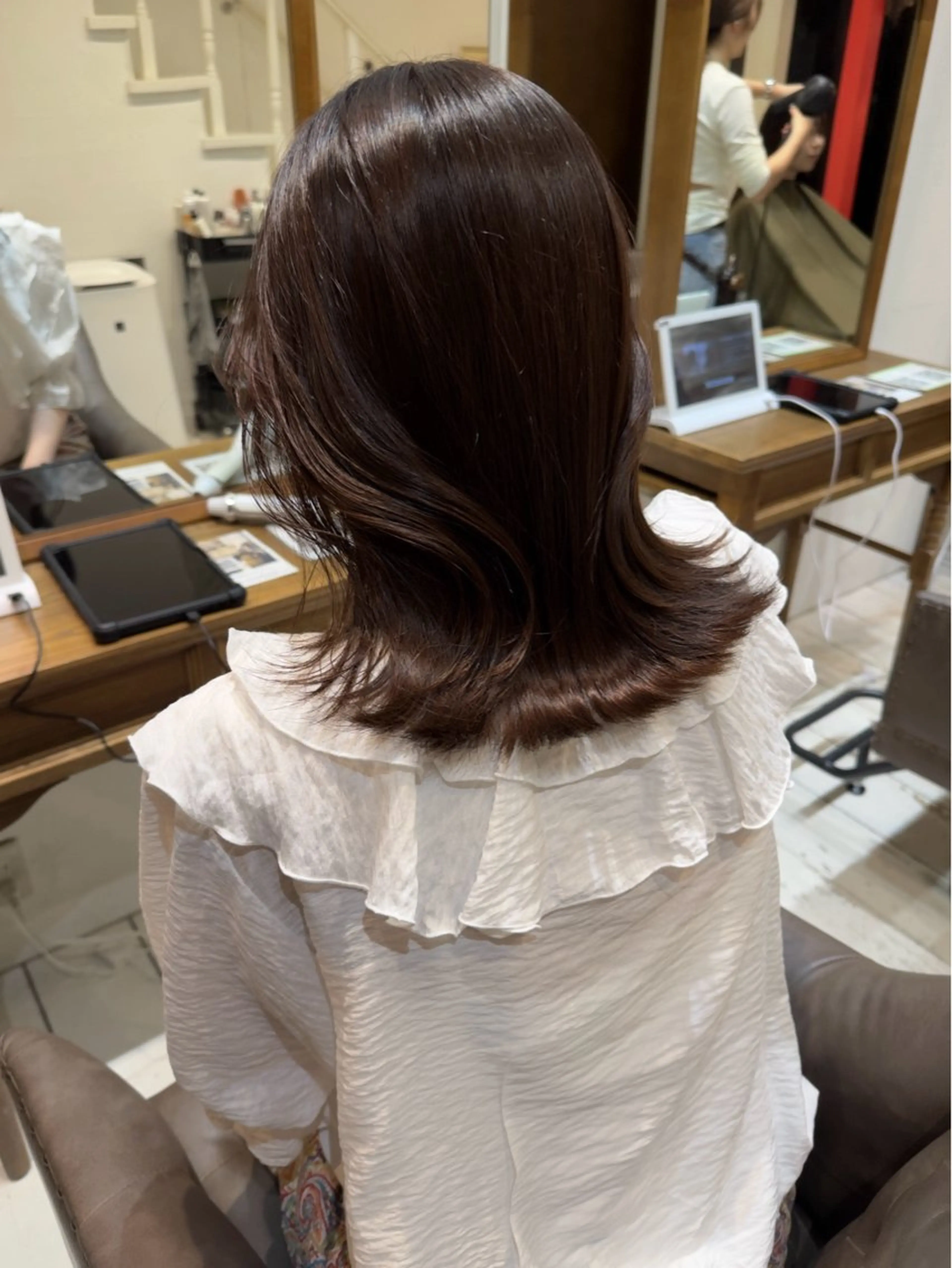 ミディアム カラー shiro.kobe 森彩華のヘアスタイル