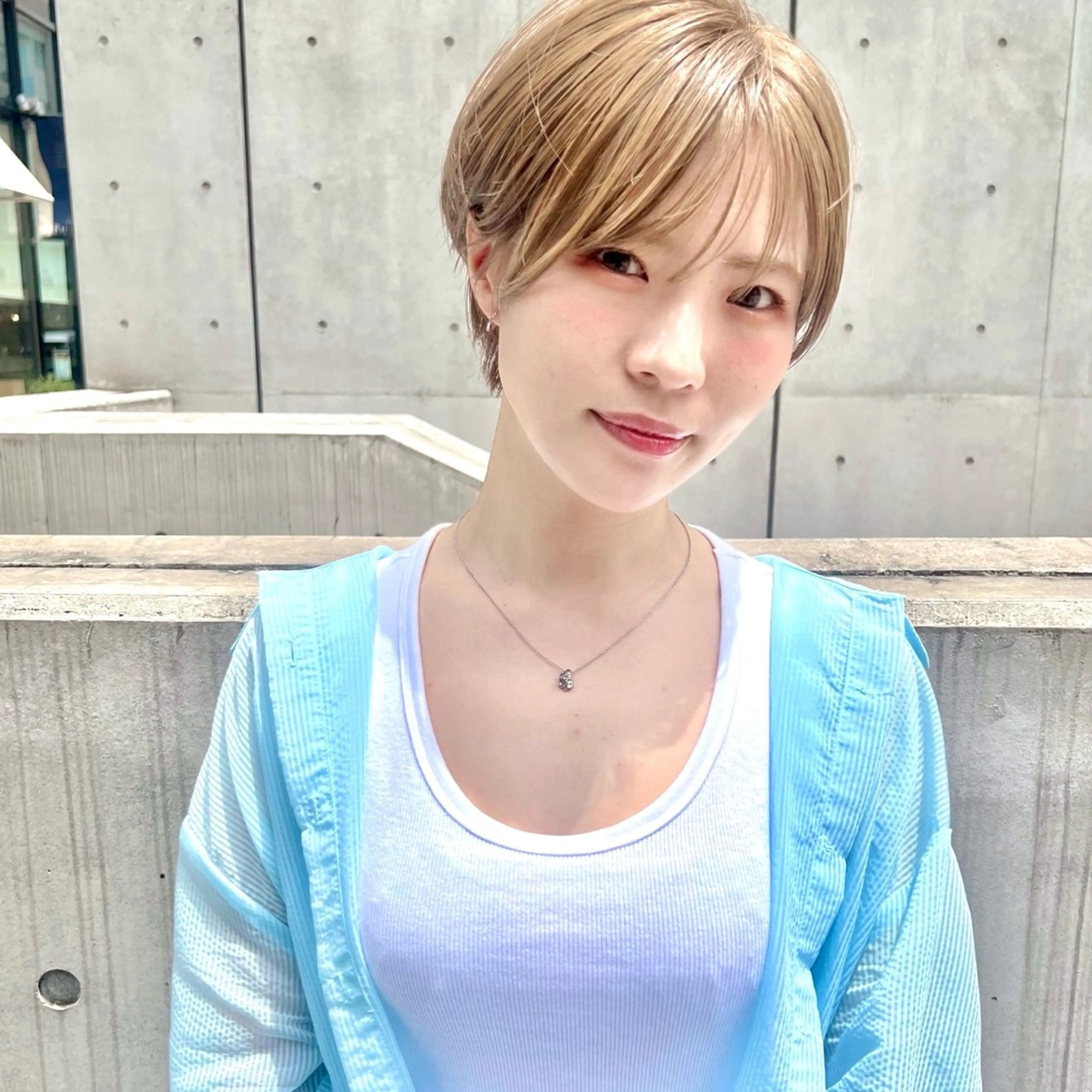 ショート カラー okaPPachan 🍇AKINA🍇のヘアスタイル