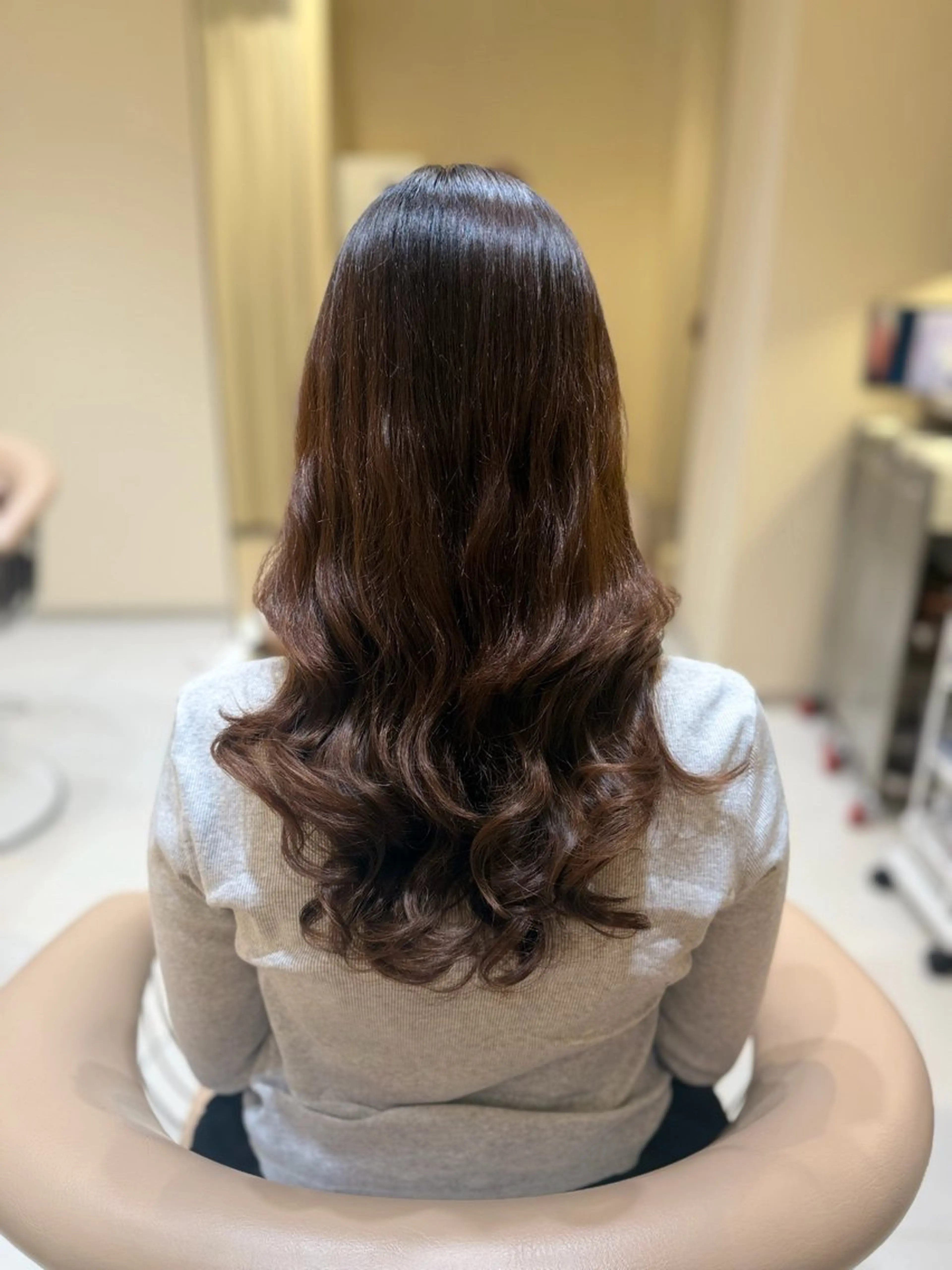 ロング パーマ 韓国風ヘア デジタルパーマ Ｈａｉｒ’ｓ Ｇａｌｌeｒｙ所属・コテ巻きパーマ 阪上 沙織のヘアスタイル