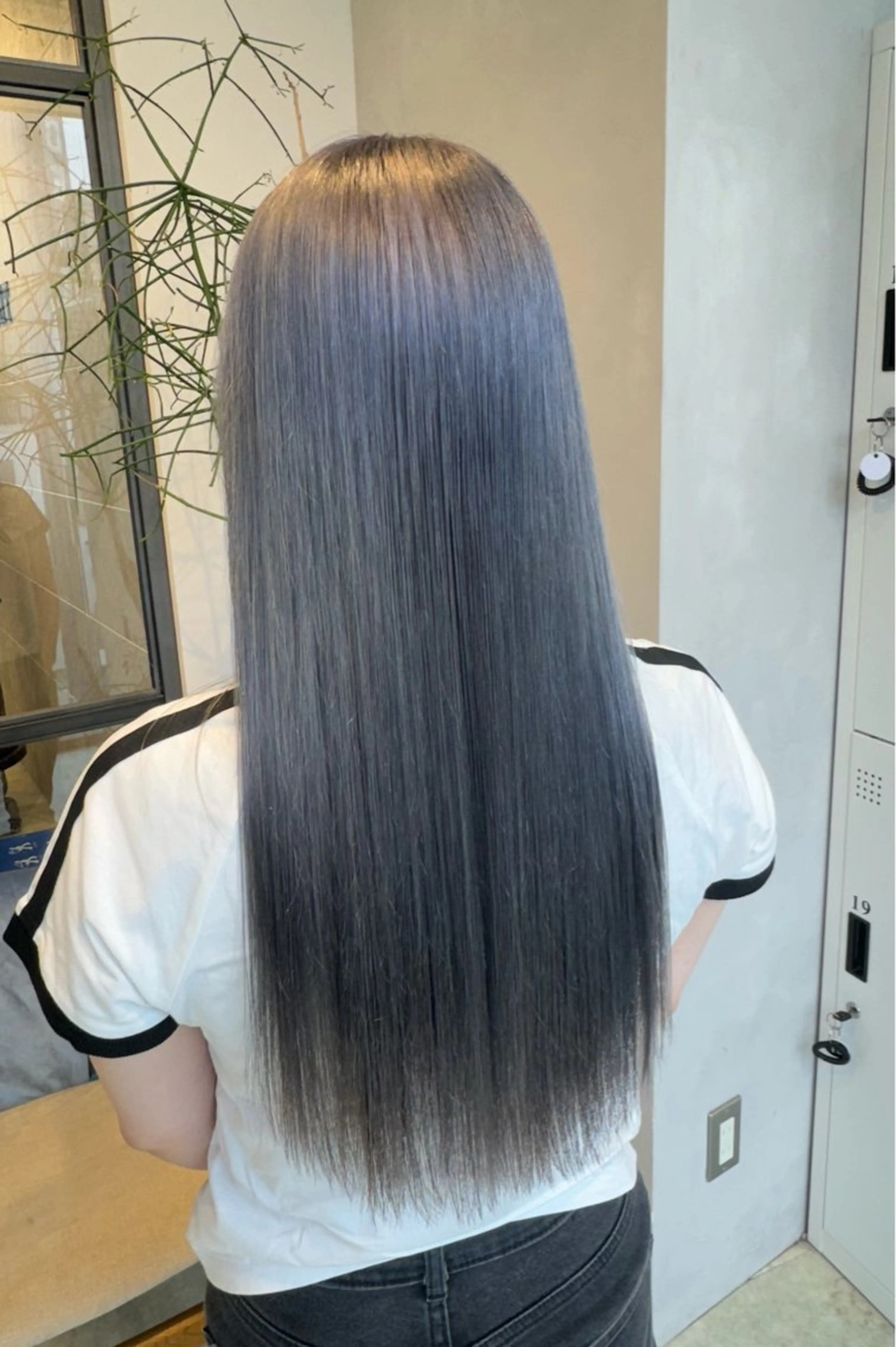 カラー ブリーチ シルバー カット ヘアカラー トリートメント 透明感カラー✨艶髪 制作🌱山根あゆみのヘアスタイル