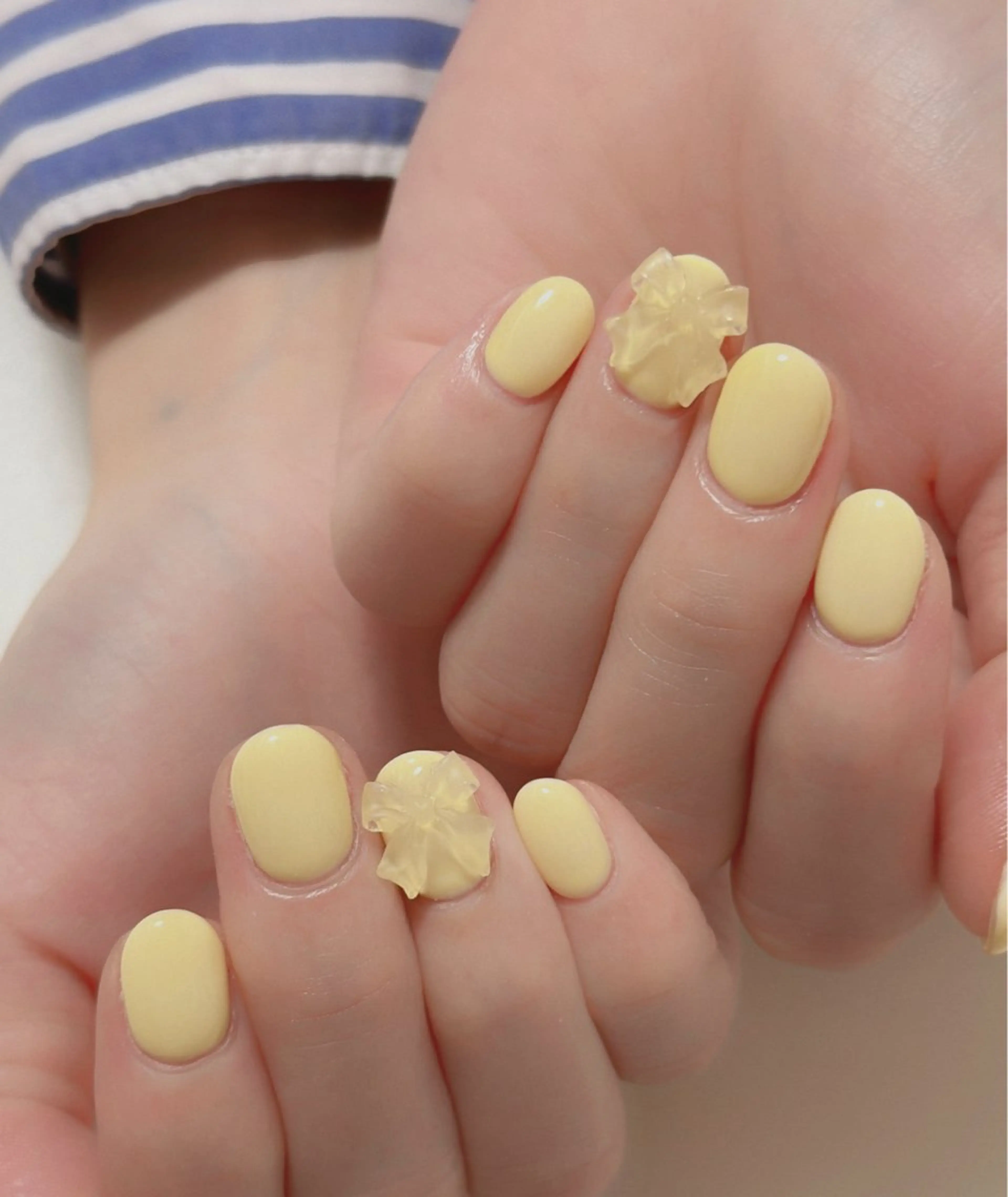 ネイル オーロラネイル 長さ出し フットネイル ラメ(グリッター) ラメグラデーション ハンドネイル 👍thumbs up nail👍のネイルデザイン