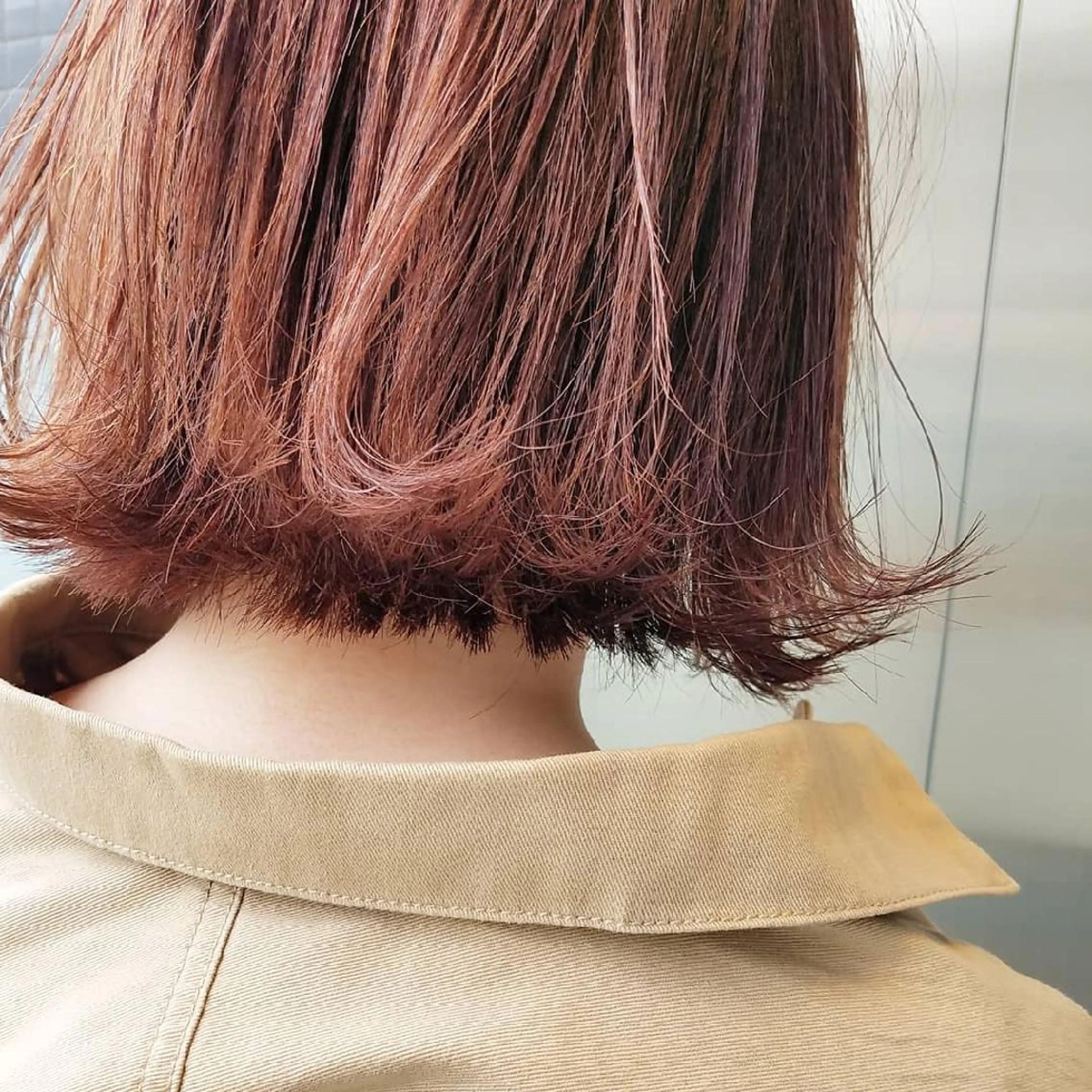 ショート カラー ヘアアレンジ ベージュカラー ブリーチ ピンクカラー ピンクベージュ iplus まつげ、眉毛、耳つぼのマツエク・マツパデザイン