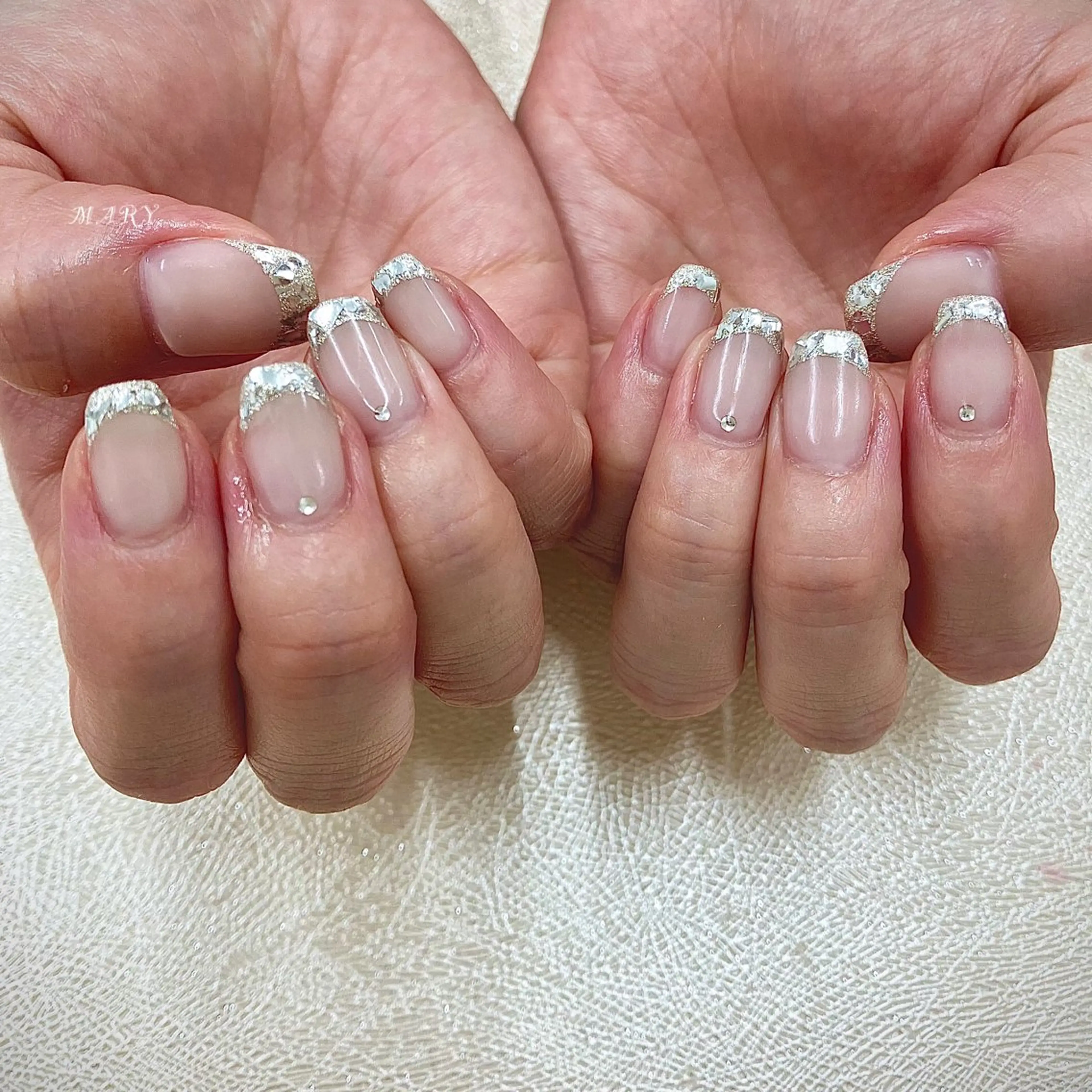 ネイル フレンチネイル ガラスフレンチ ニュアンスネイル シルバー スクエアネイル Mary nail .narumiのネイルデザイン