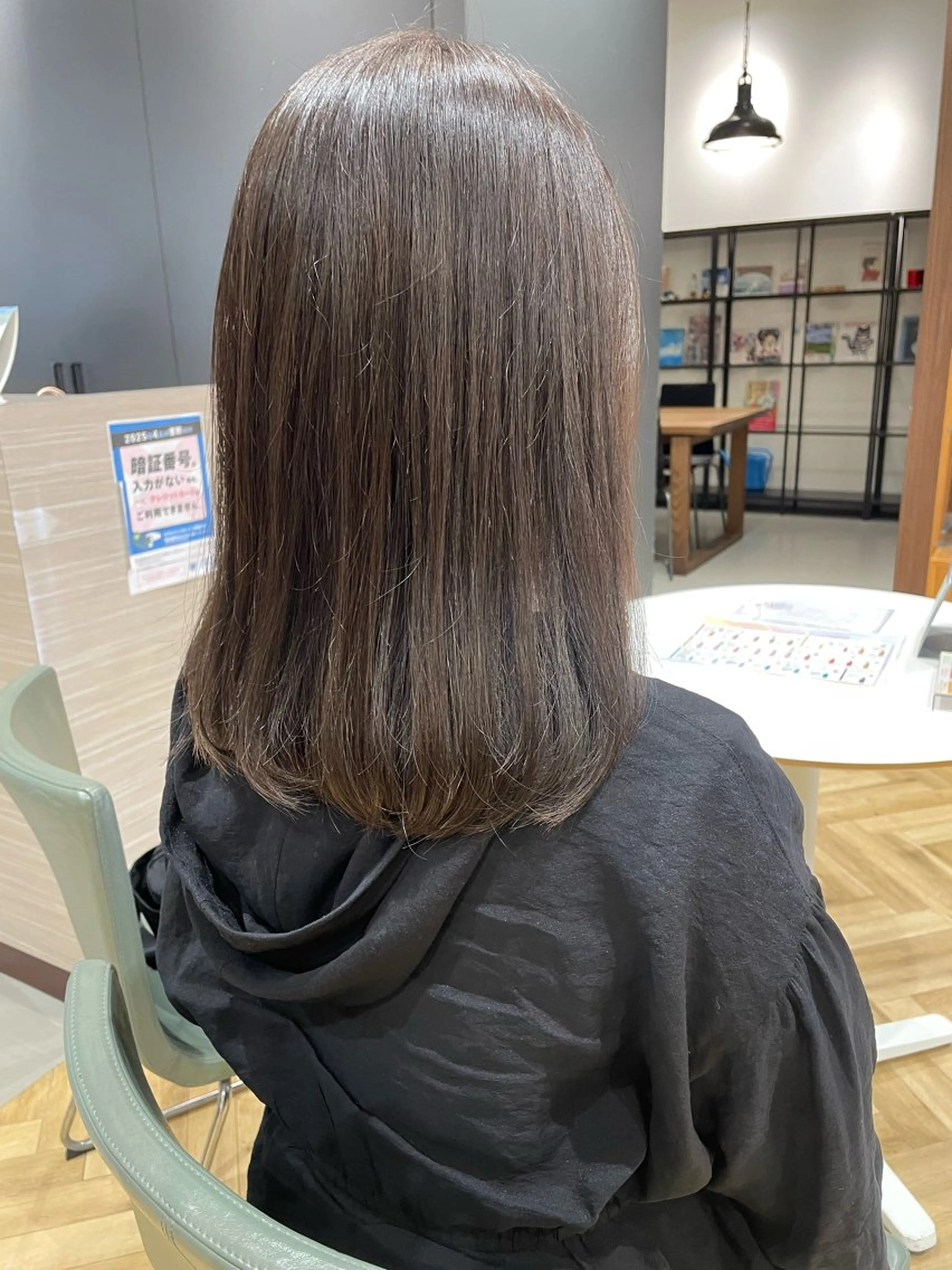 セミロング ナチュラルカラー 児玉優香のヘアスタイル