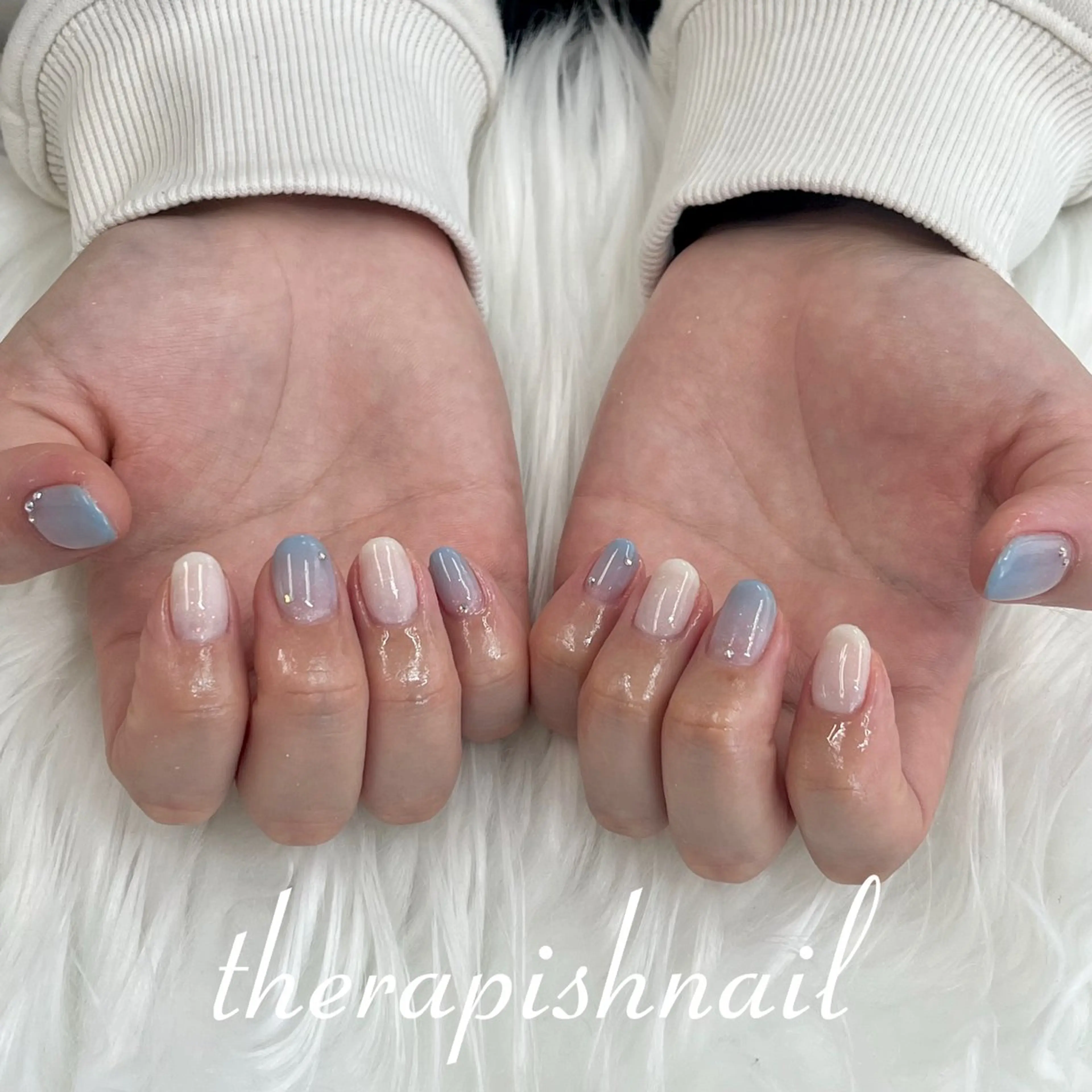 ネイル グラデーション ラメ(グリッター) 水色 therapish 東三国徒歩1分 ゆなのネイルデザイン
