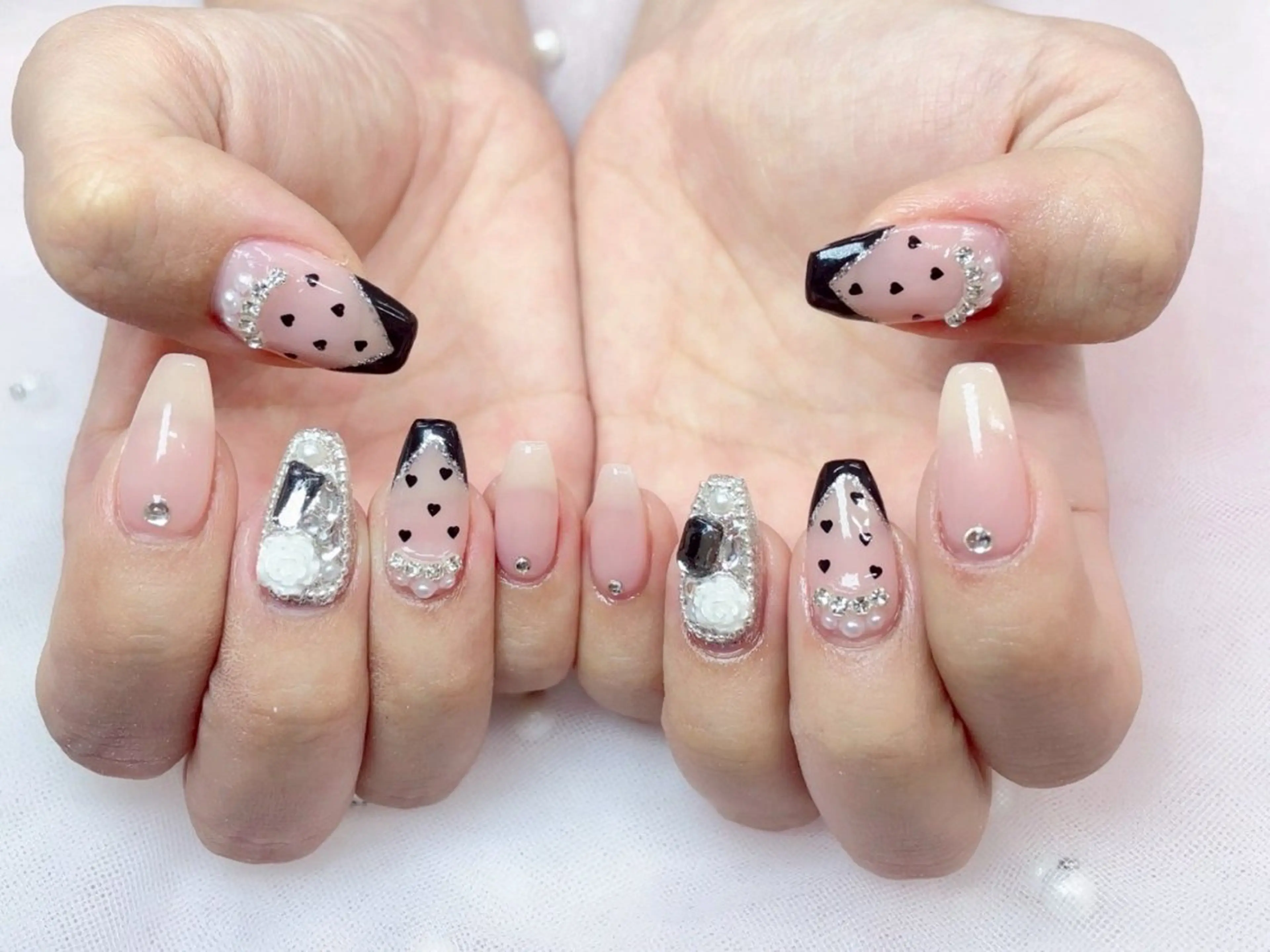 ネイル 長さ出し フラッシュネイル フレンチネイル キラキラネイル ラメ(グリッター) Chouette ここのネイルデザイン