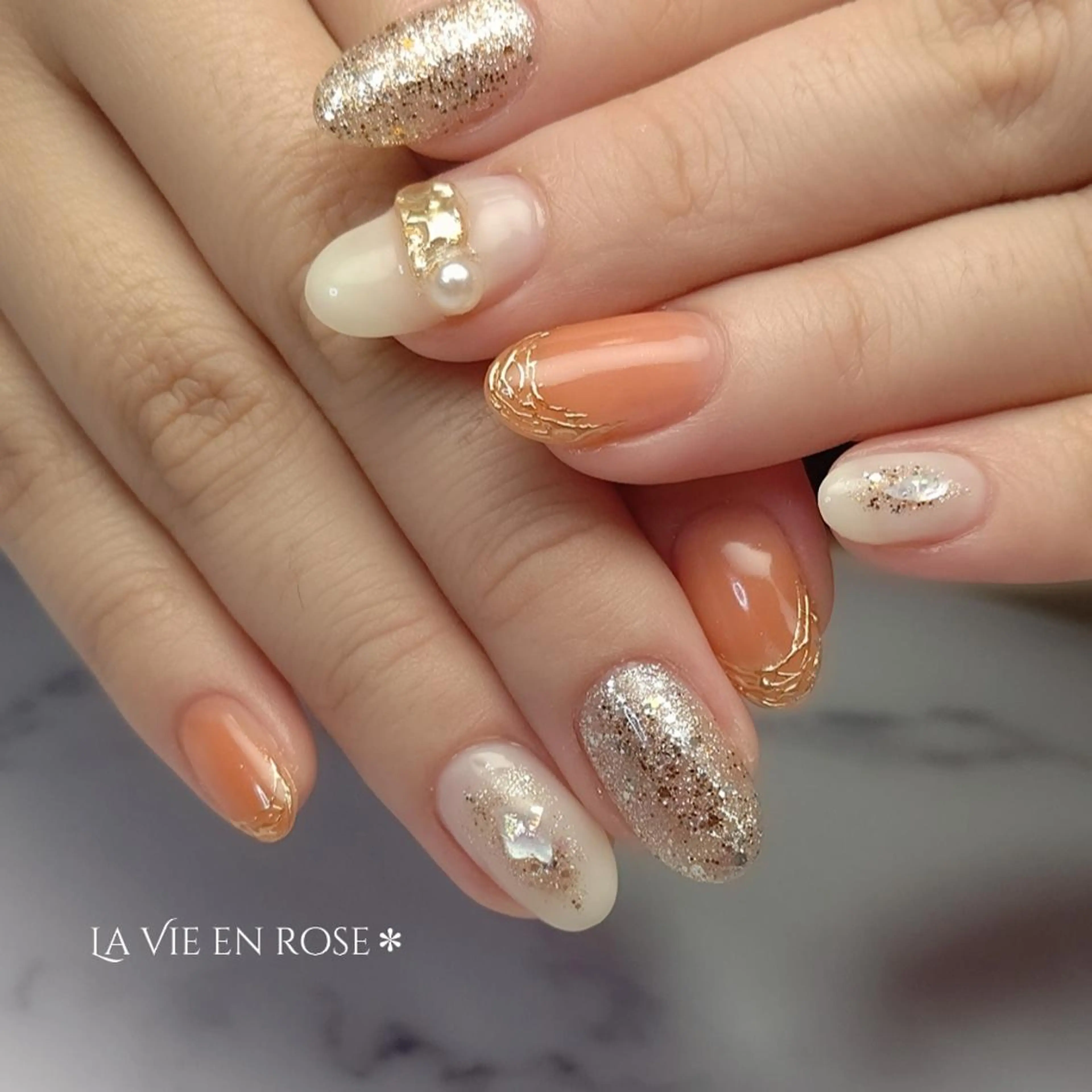 ミディアム ラヴィアン ローズのネイルデザイン