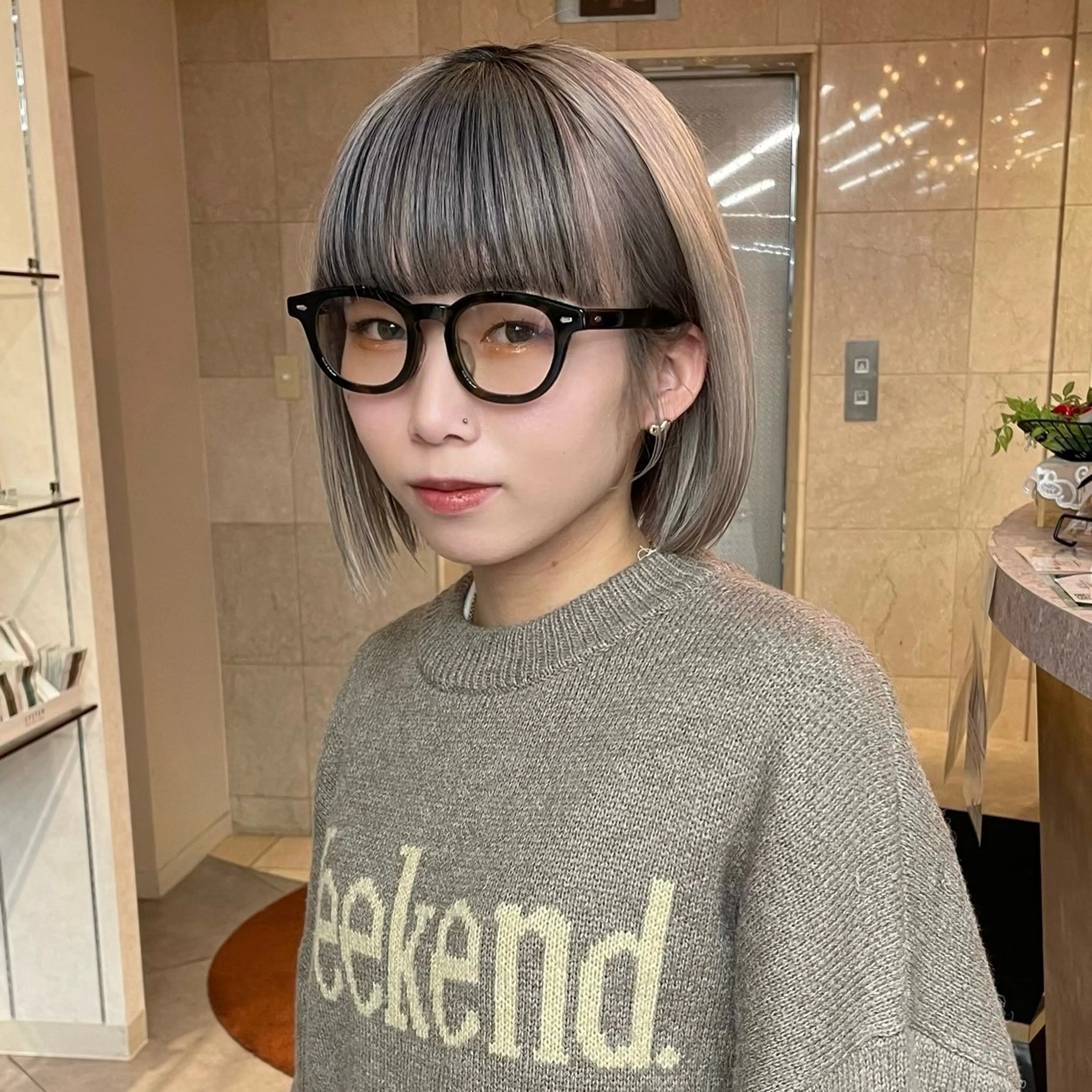 ショート カラー カット ヘアカラー トリートメント 透明感/ベージュ/ 艶髪/ボブ🫧門脇由のヘアスタイル