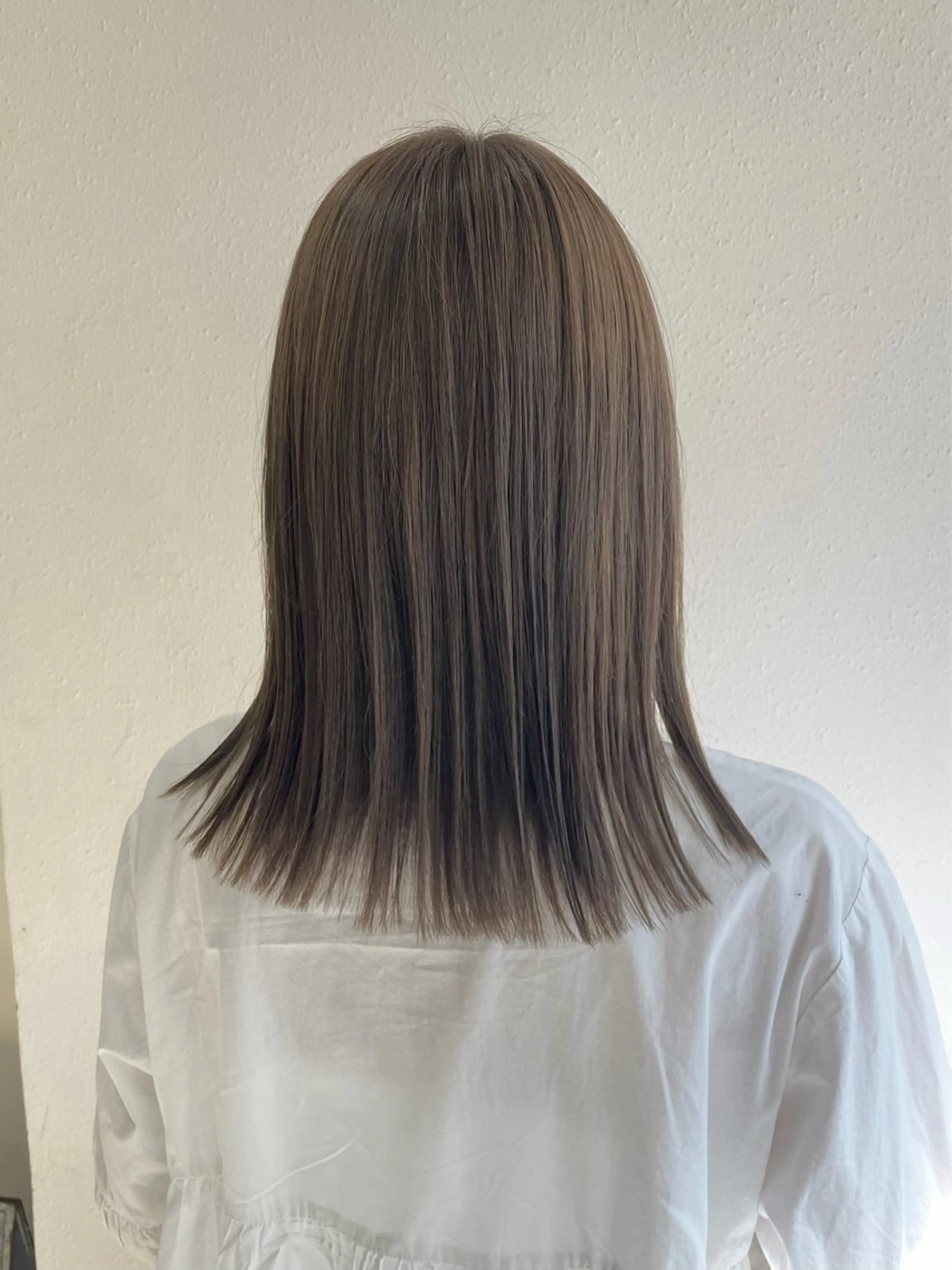 ミディアム カラー カット ヘアカラー くすみカラー / 肌馴染み/ 花房佑夏のヘアスタイル