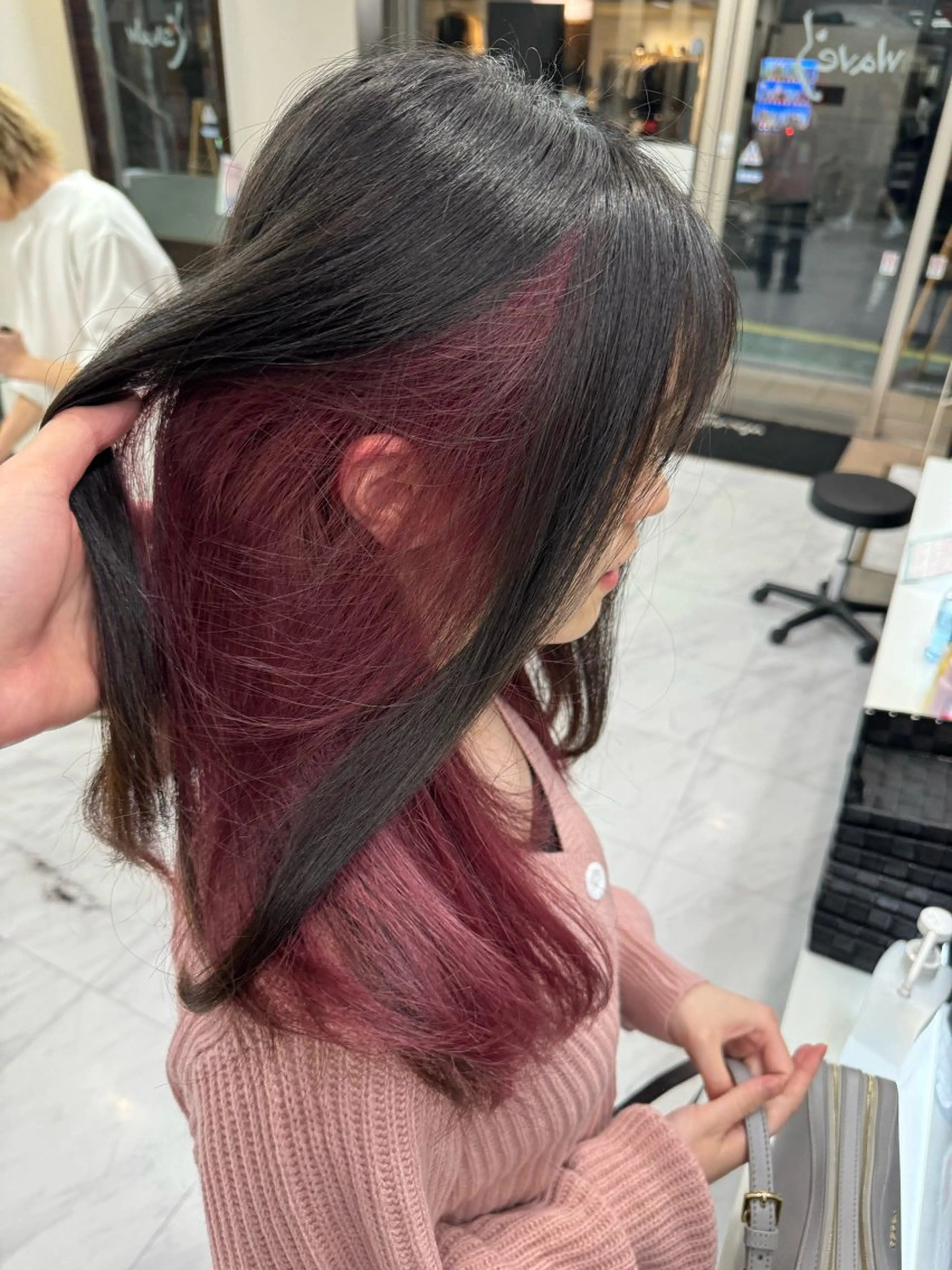 ロング カラー ヘアアレンジ 切りっぱなしボブ ミストバング ブリーチ デザインカラー ダブルカラー ヘアカラー トリートメント Zina 大宮所属・目黒 碧人のヘアスタイル