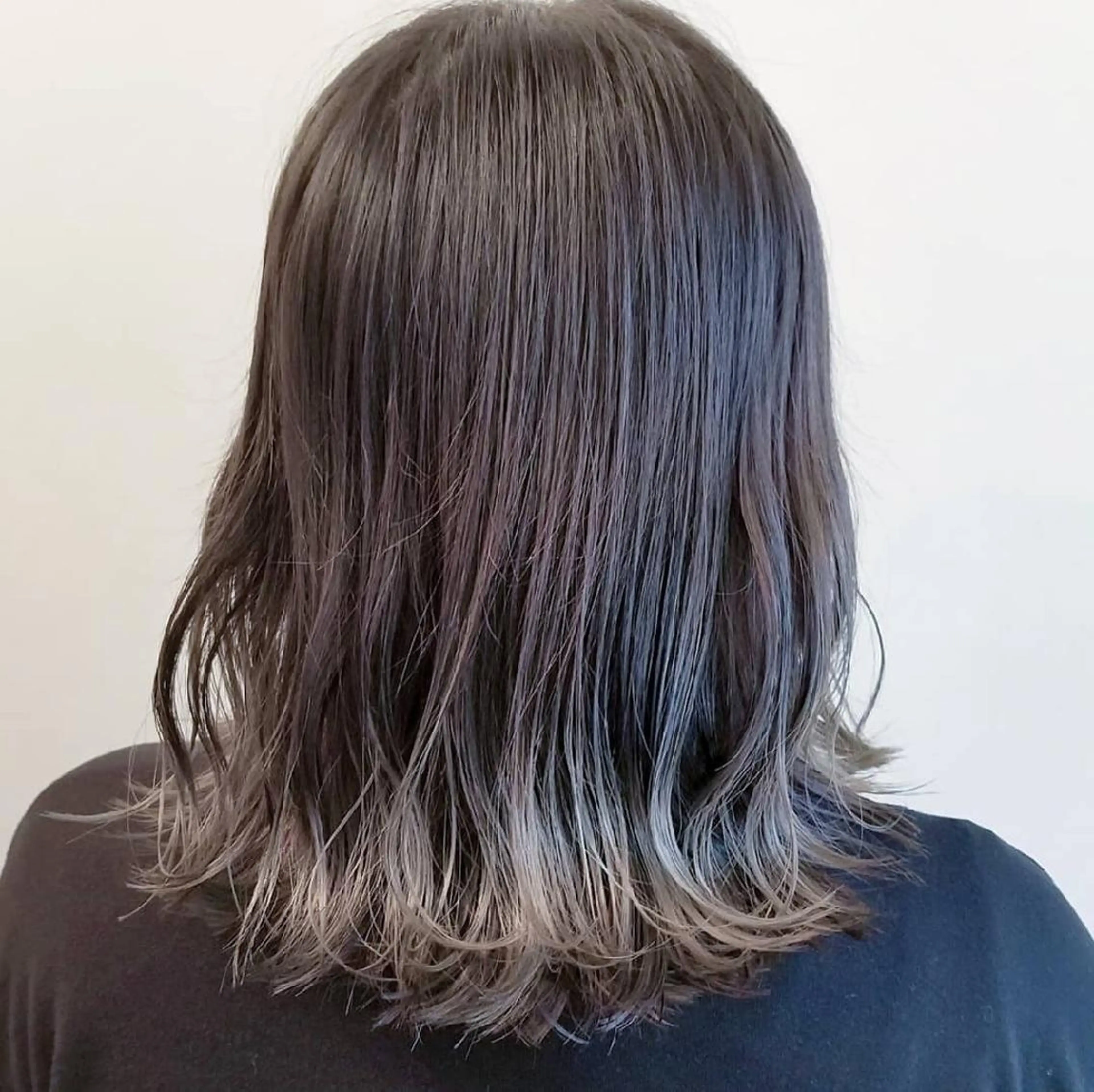 ミディアム カラー 伊藤 功士のヘアスタイル