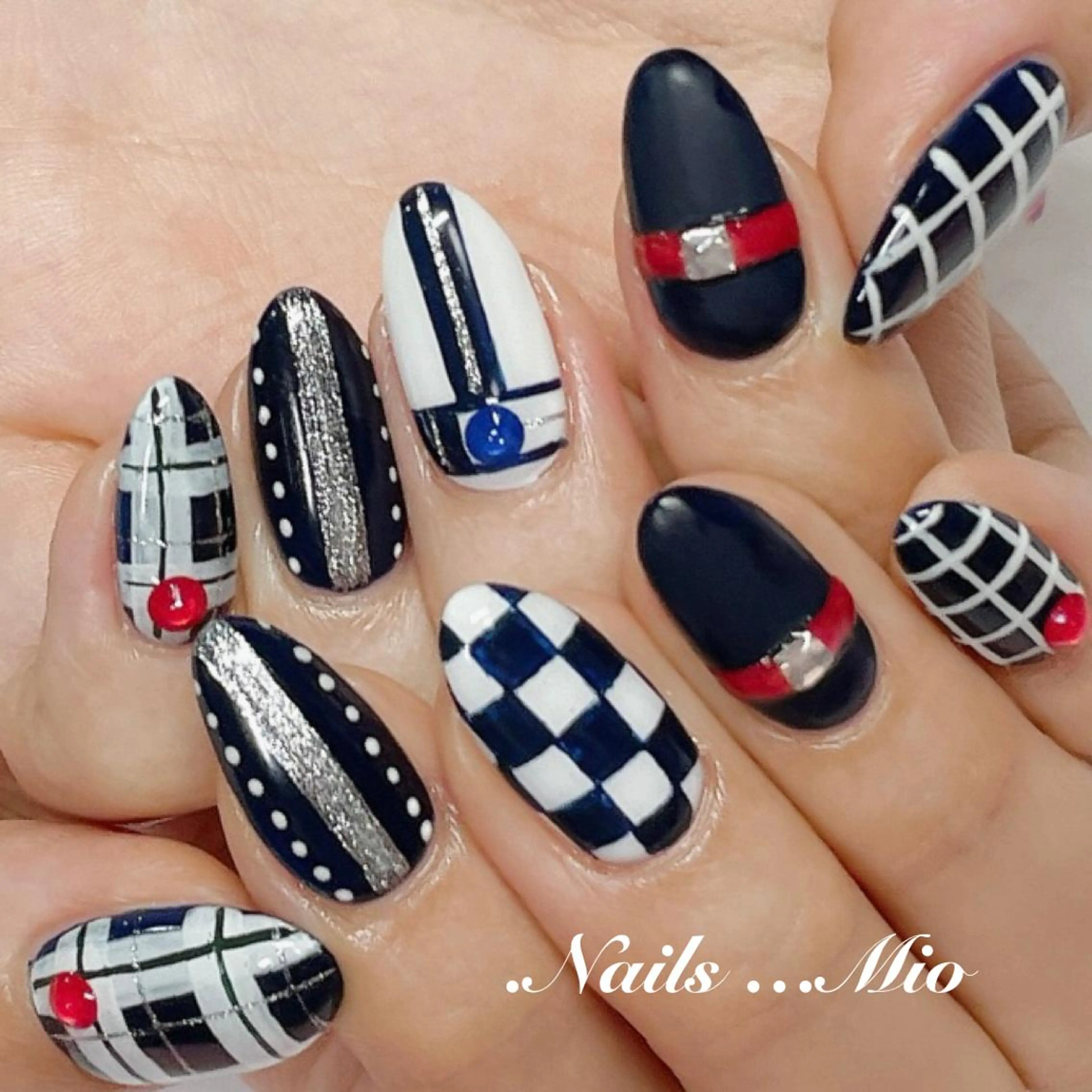 ネイル .Nails Mio 赤羽西ネイルサロンのネイルデザイン