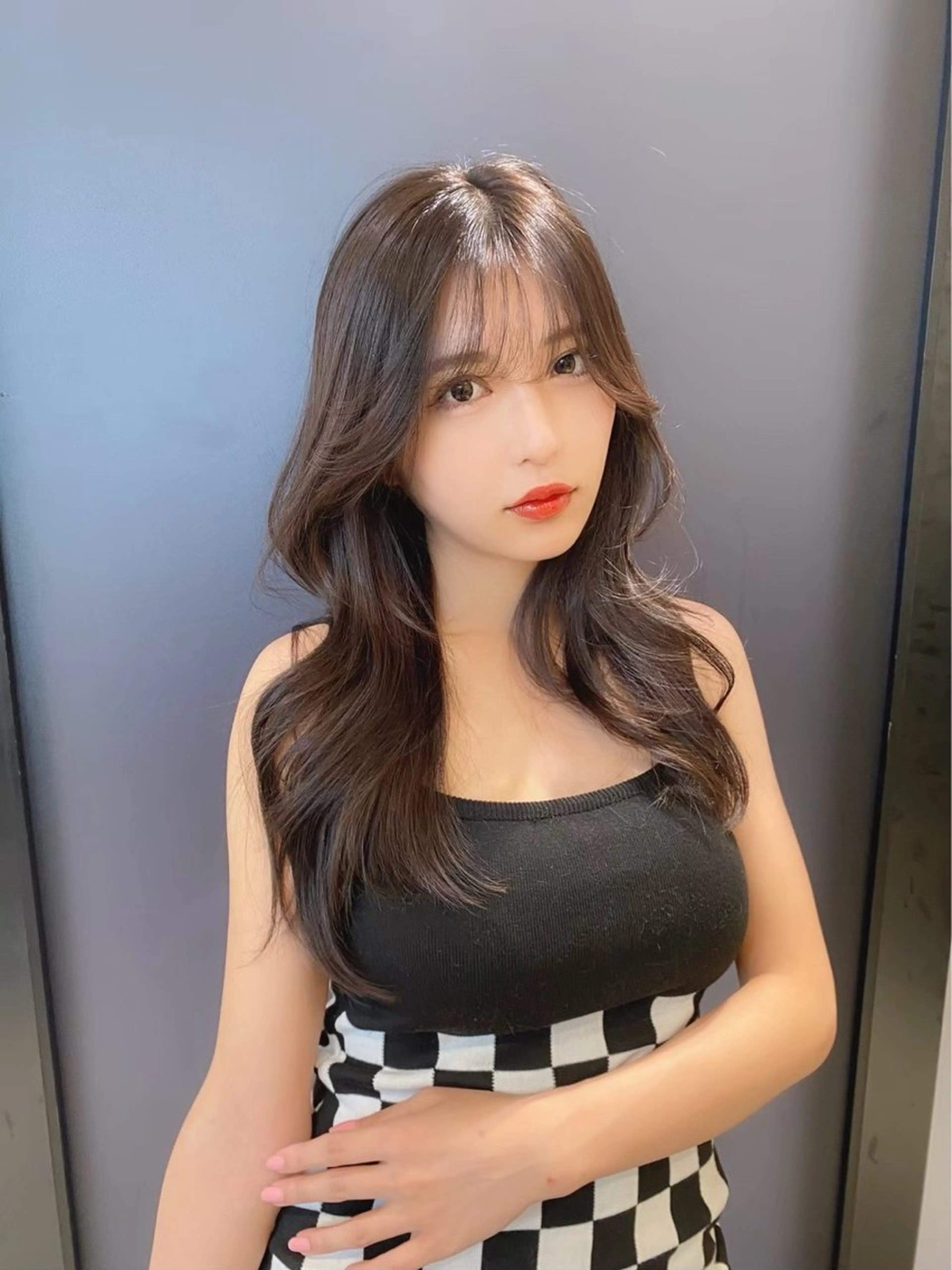 ロング 伊藤 莉奈　韓国ヘアのヘアスタイル