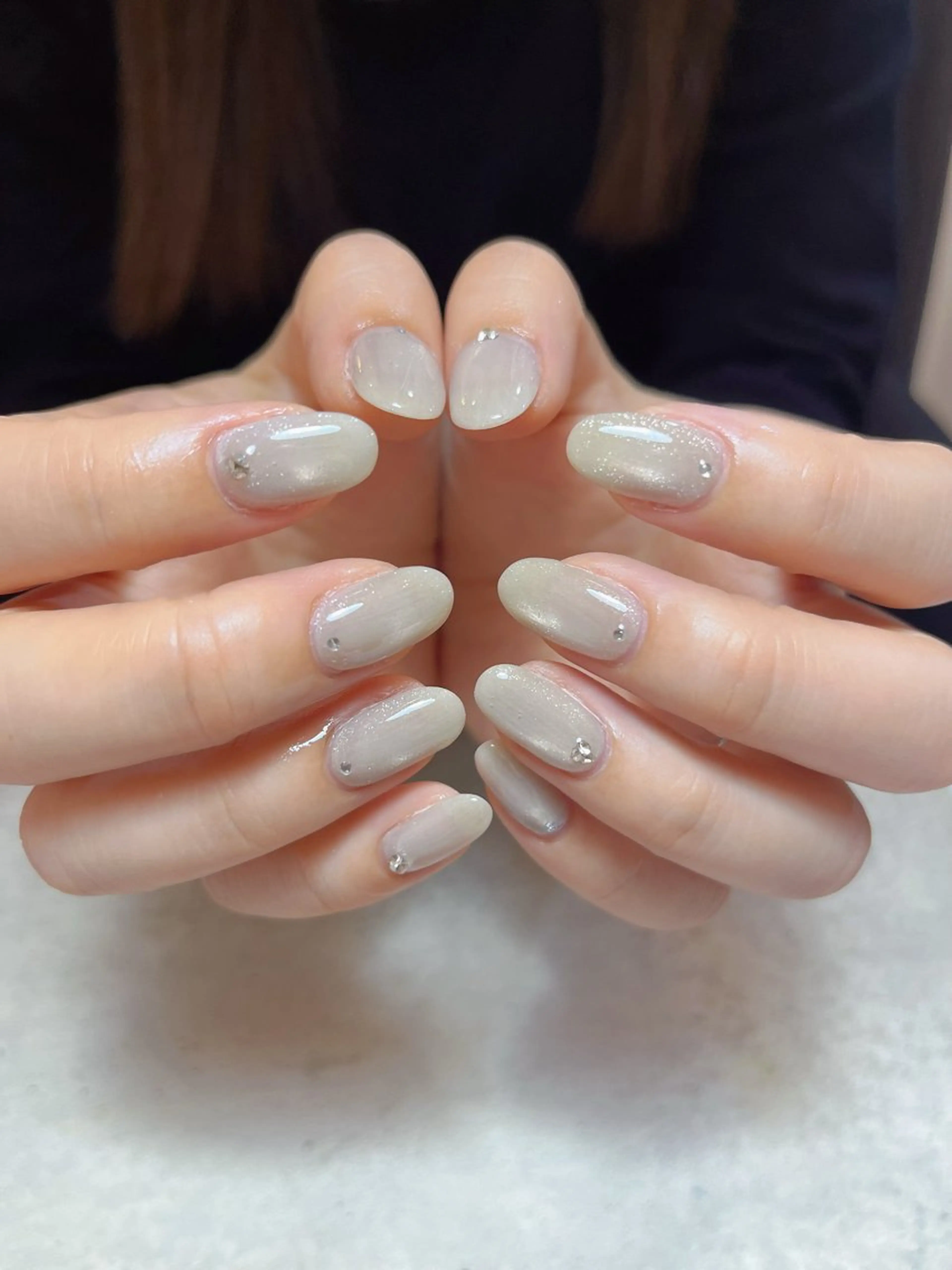 ネイル マグネットネイル シンプルネイル ストーンネイル ブライダルネイル ホワイト ハンドネイル r.nailBY α 大阪福島区/岸本🧸のネイルデザイン